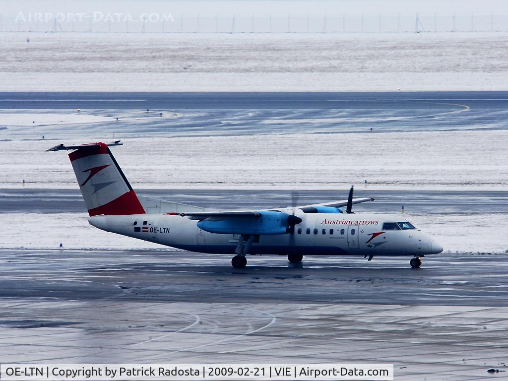 OE-LTN, 1998 De Havilland Canada DHC-8-314Q Dash 8 C/N 531, Taxiing to parking position
