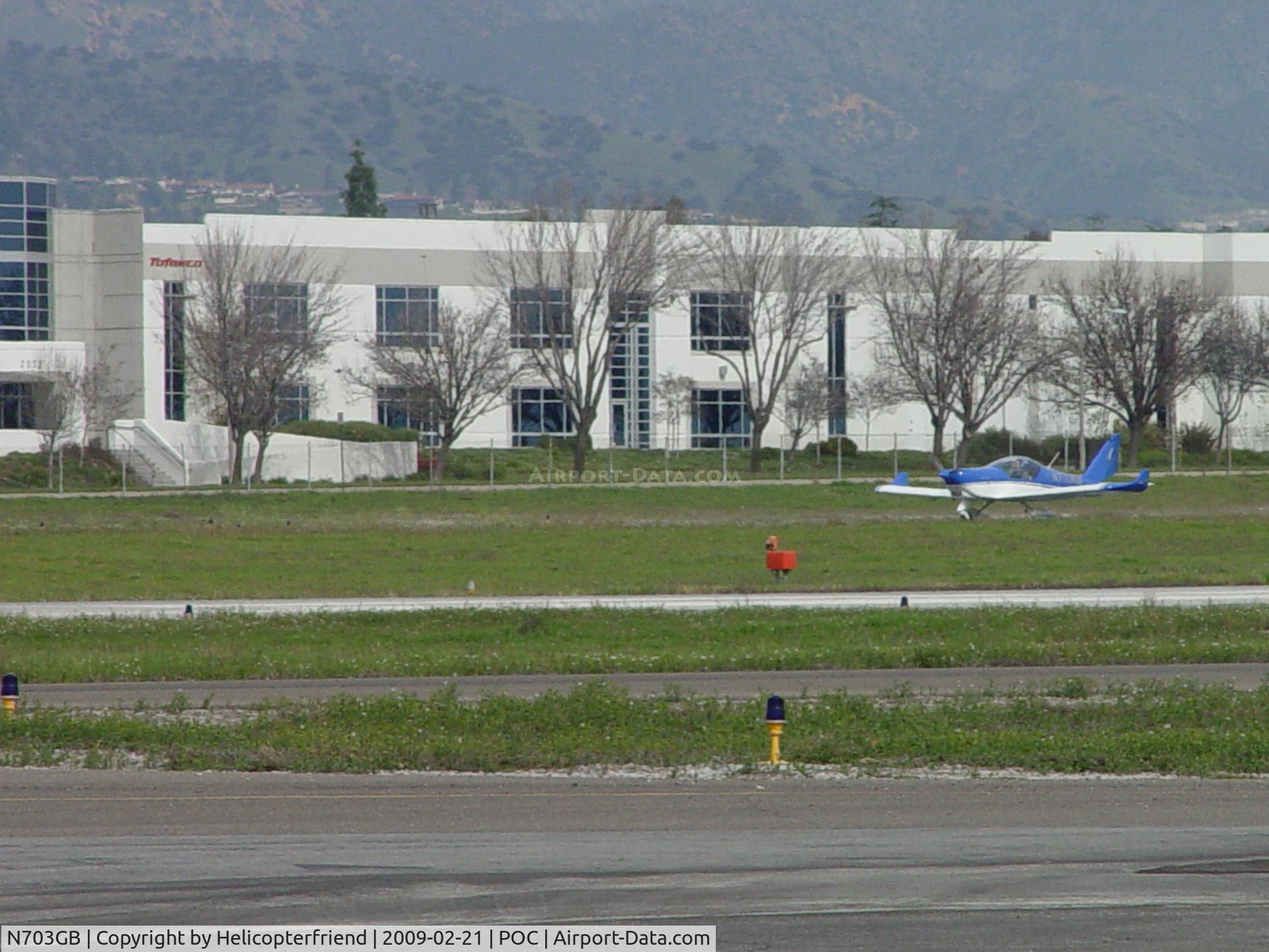 N703GB, 2007 Aero AT-4 LSA C/N AT4-003, Taking off from Brackett 26R