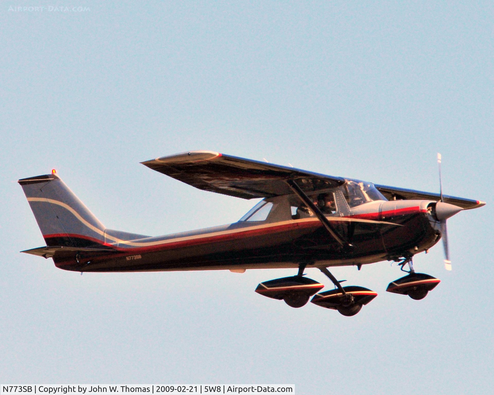 N773SB, 1969 Cessna 150J C/N 15070665, Departing runway 22