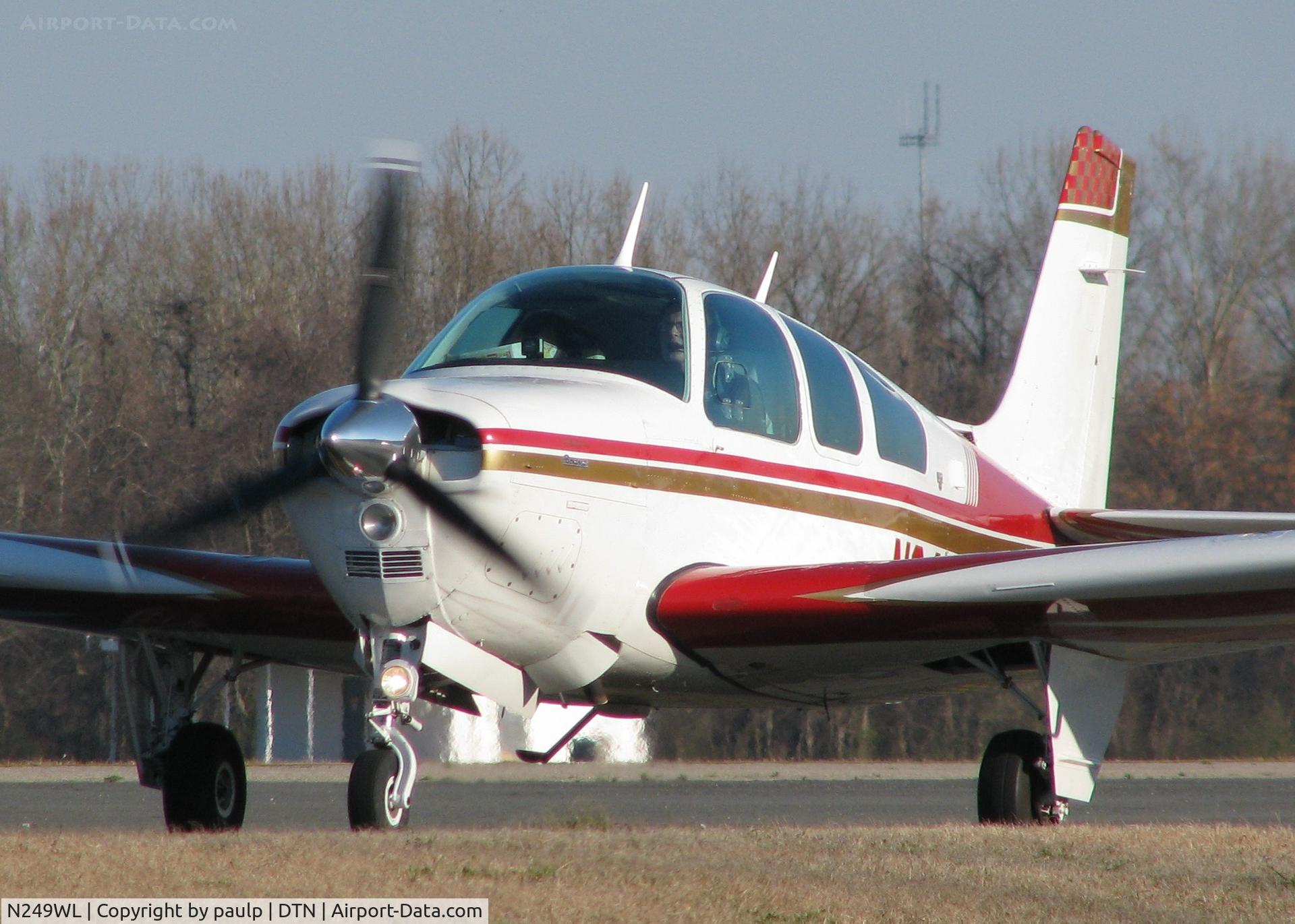 N249WL, 1978 Beech F33C Bonanza C/N CJ-134, Taxiing to the active.