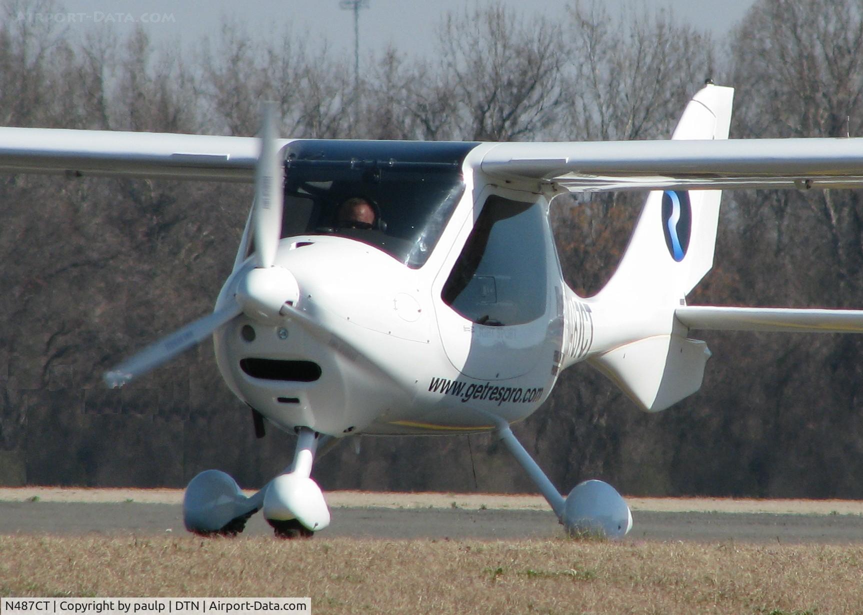 N487CT, 2007 Flight Design CTSW C/N 07-09-27, On taxiway Foxtrot heading to 14 at the Downtown Shreveport airport.