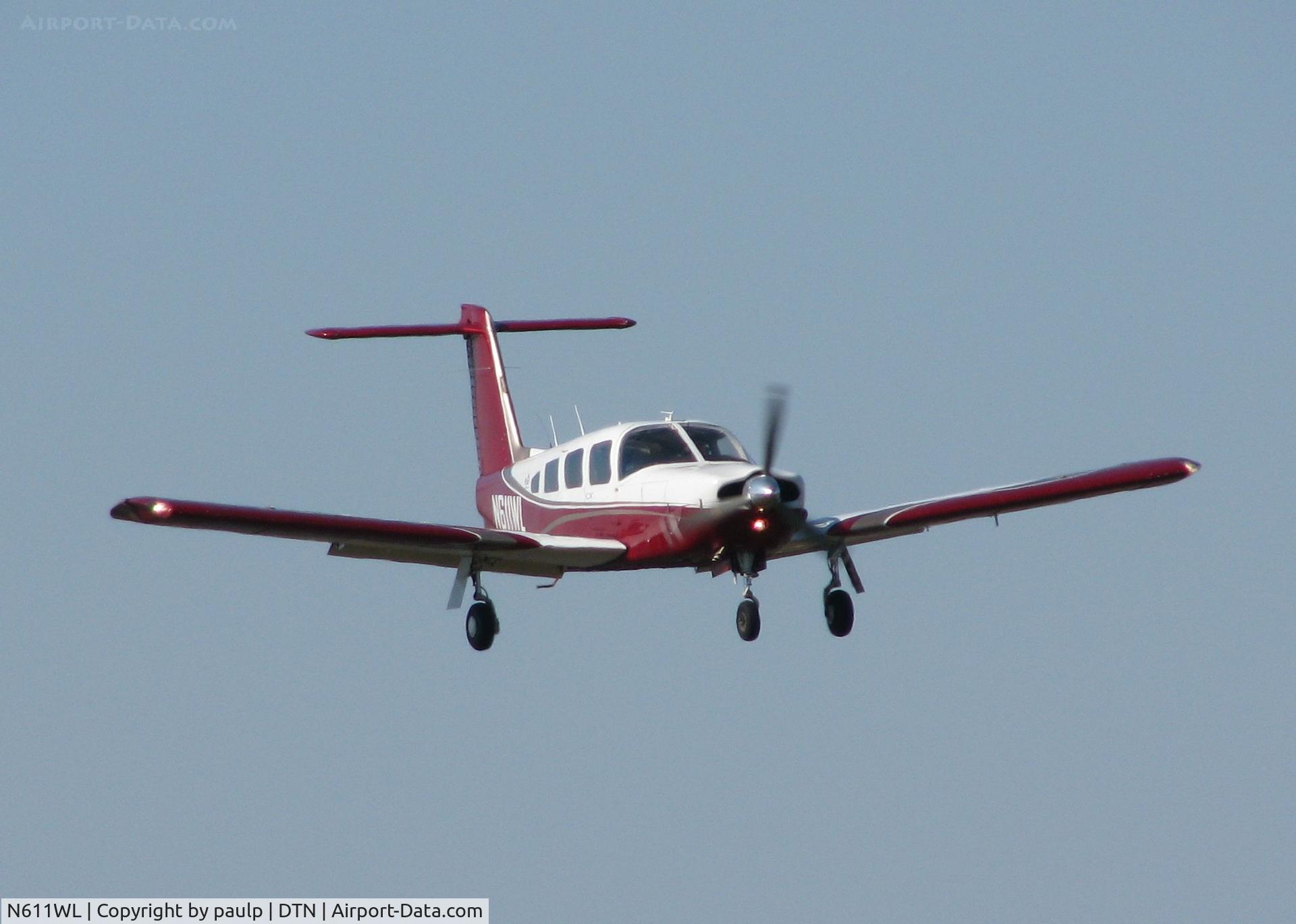 N611WL, 1978 Piper PA-32RT-300 Lance II C/N 32R-7885212, Landing at Downtown Shreveport.