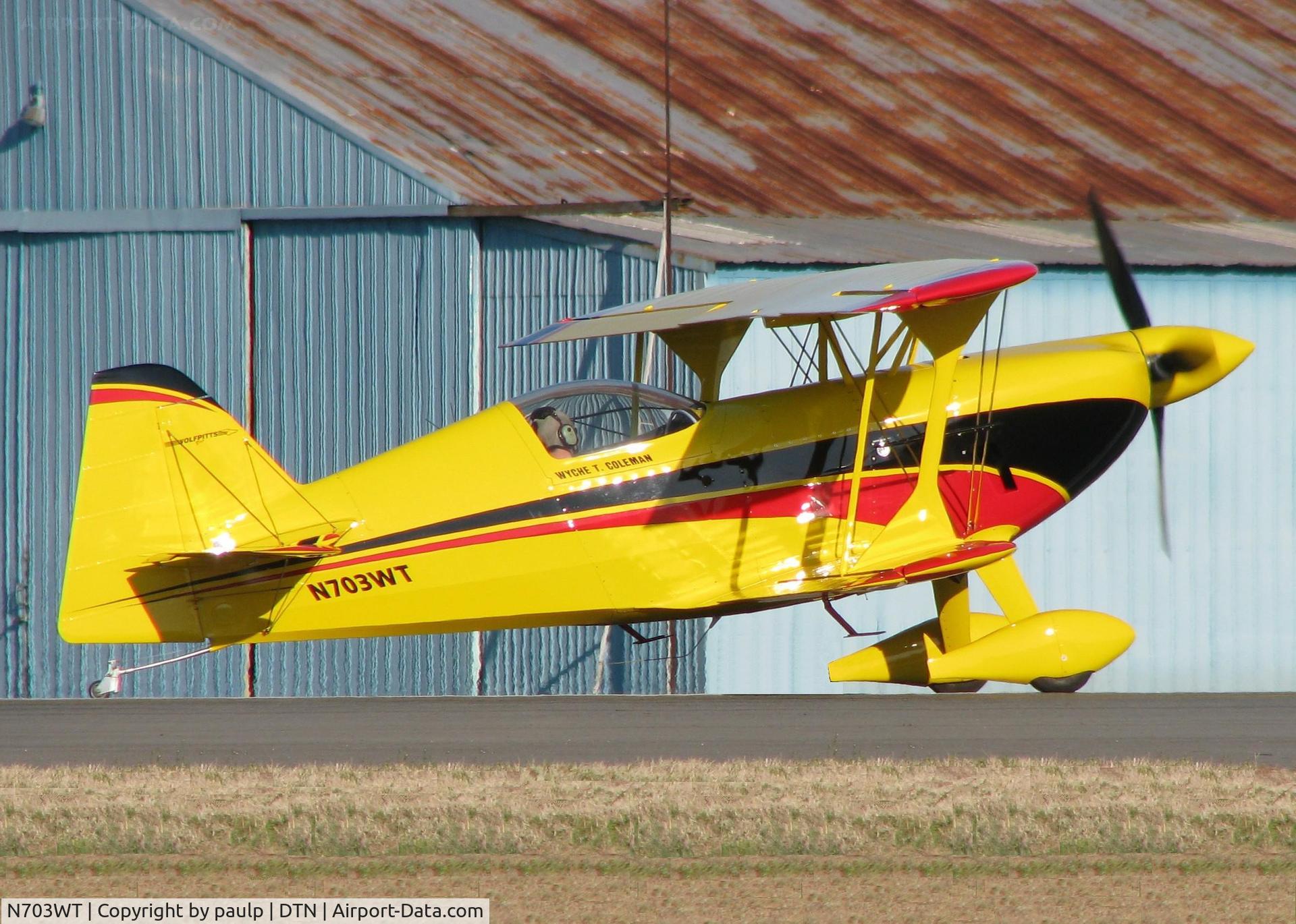 N703WT, 2008 Pitts S-1 Special C/N WPP-001, Taking off from Downtown Shreveport.