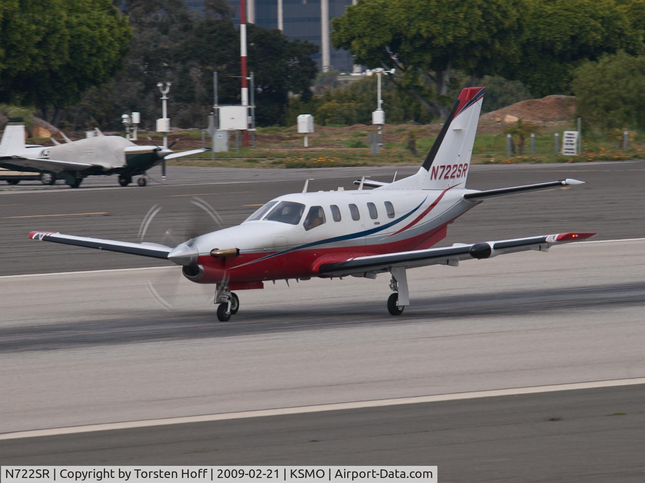 N722SR, 1992 Socata TBM-700 C/N 49, N722SR departing from RWY 21