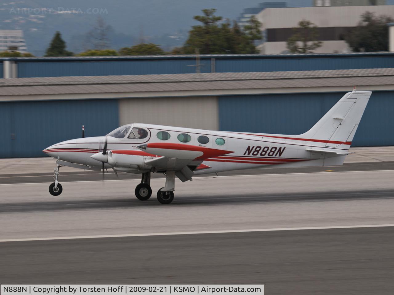N888N, 1973 Cessna 340 C/N 340-0312, N888N arriving on RWY 21