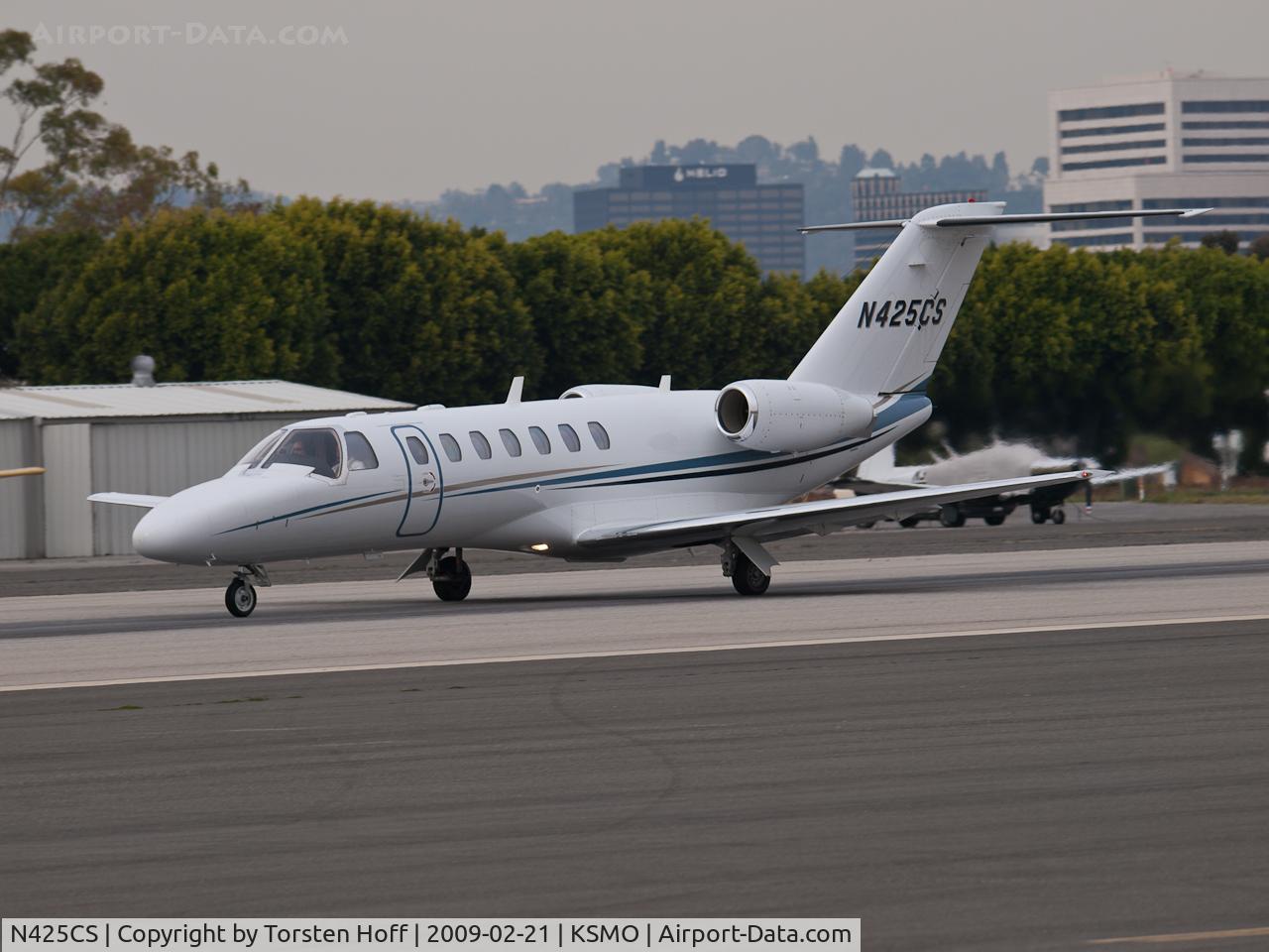 N425CS, 2007 Cessna 525B CitationJet CJ3 C/N 525B0132, N425CS departing from RWY 21