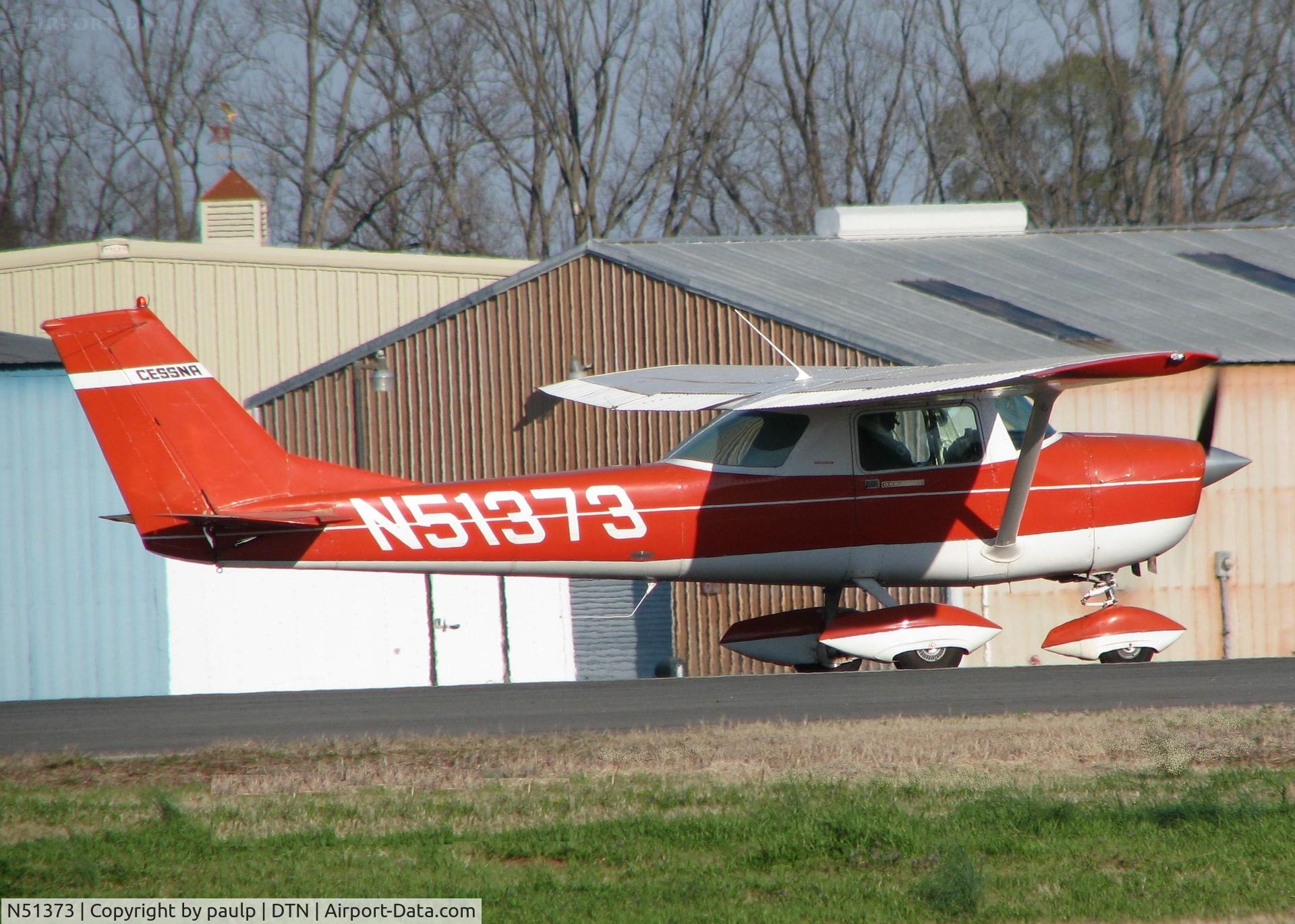 N51373, 1968 Cessna 150J C/N 15069959, Takin goff from 14 at Downtown Shreveport.