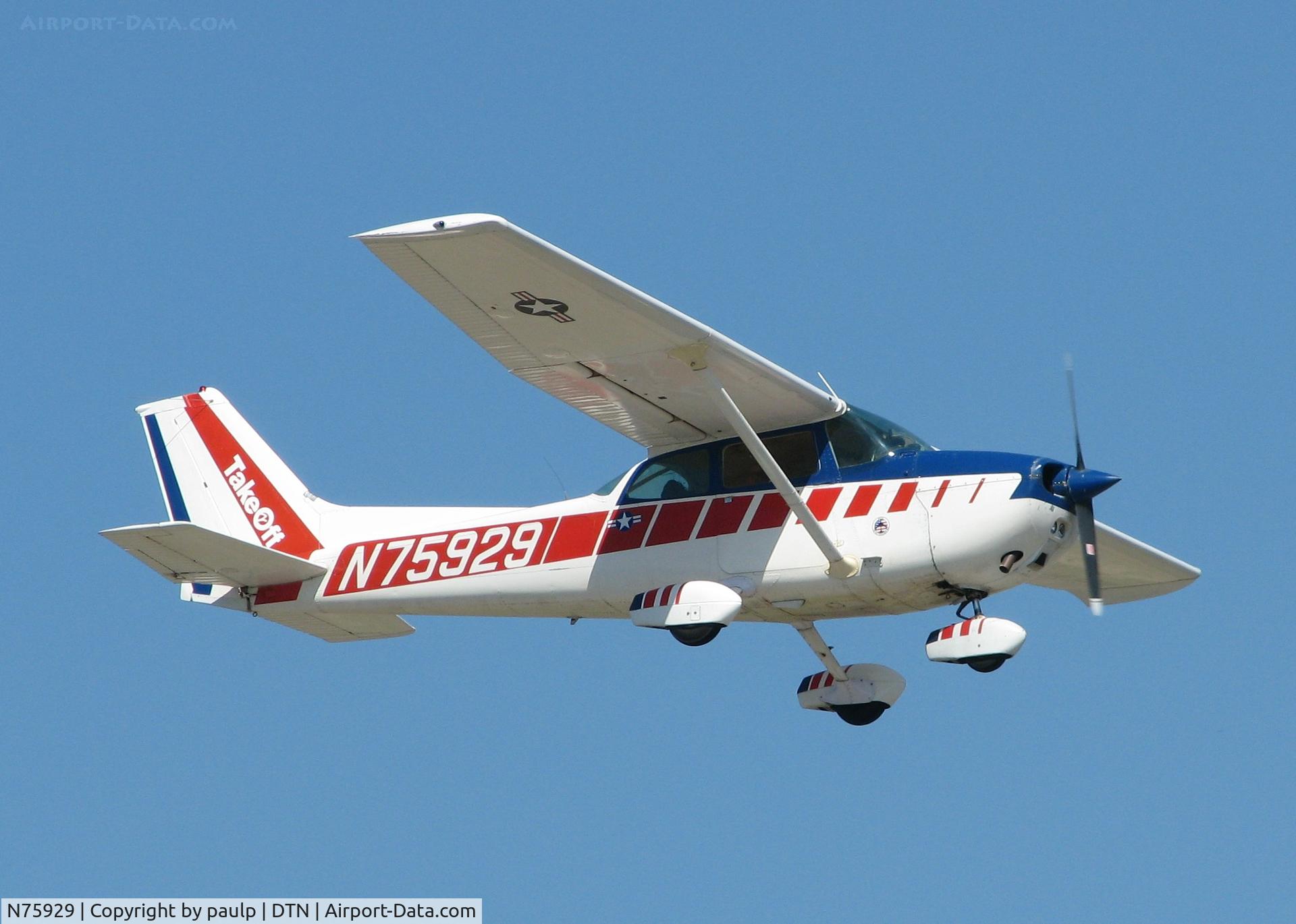 N75929, 1976 Cessna 172N C/N 17268051, Landing at Downtown Shreveport.