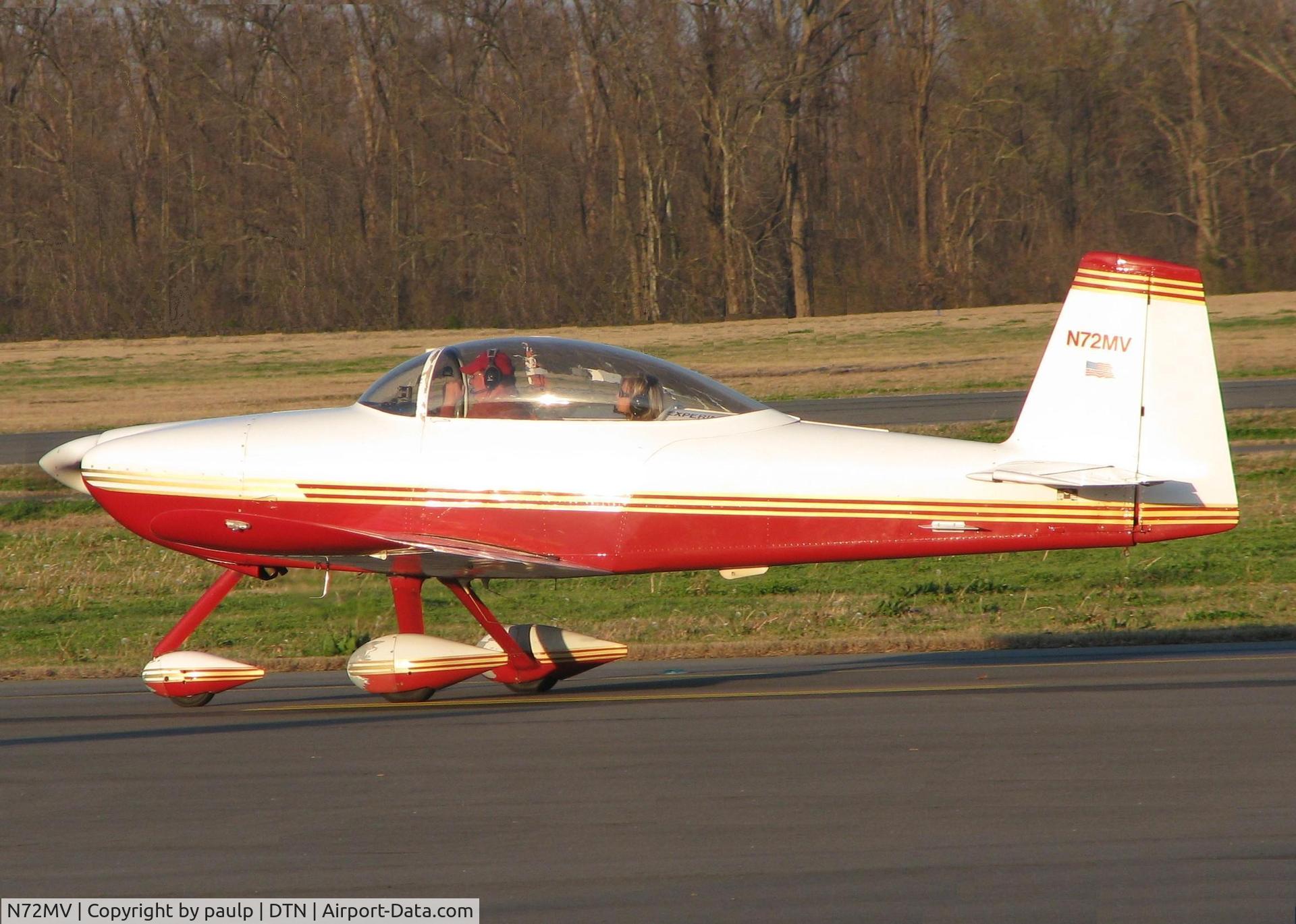N72MV, 2001 Vans RV-8A C/N 80842B, Parking at the Downtown Shreveport airport.