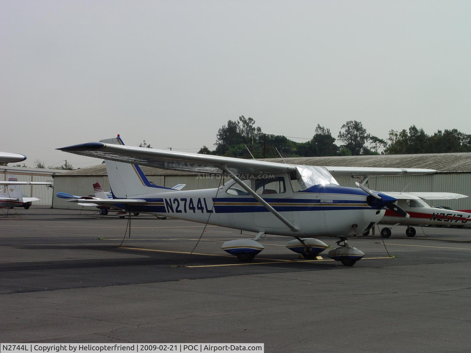 N2744L, 1967 Cessna 172H C/N 17255944, Parked between Ranger Row and NAI