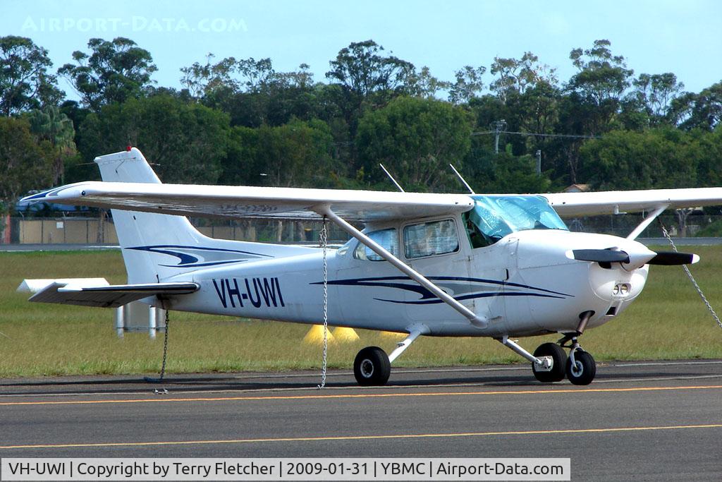 VH-UWI, 1977 Cessna 172N C/N 17267681, Cessna 172 at Maroochydore