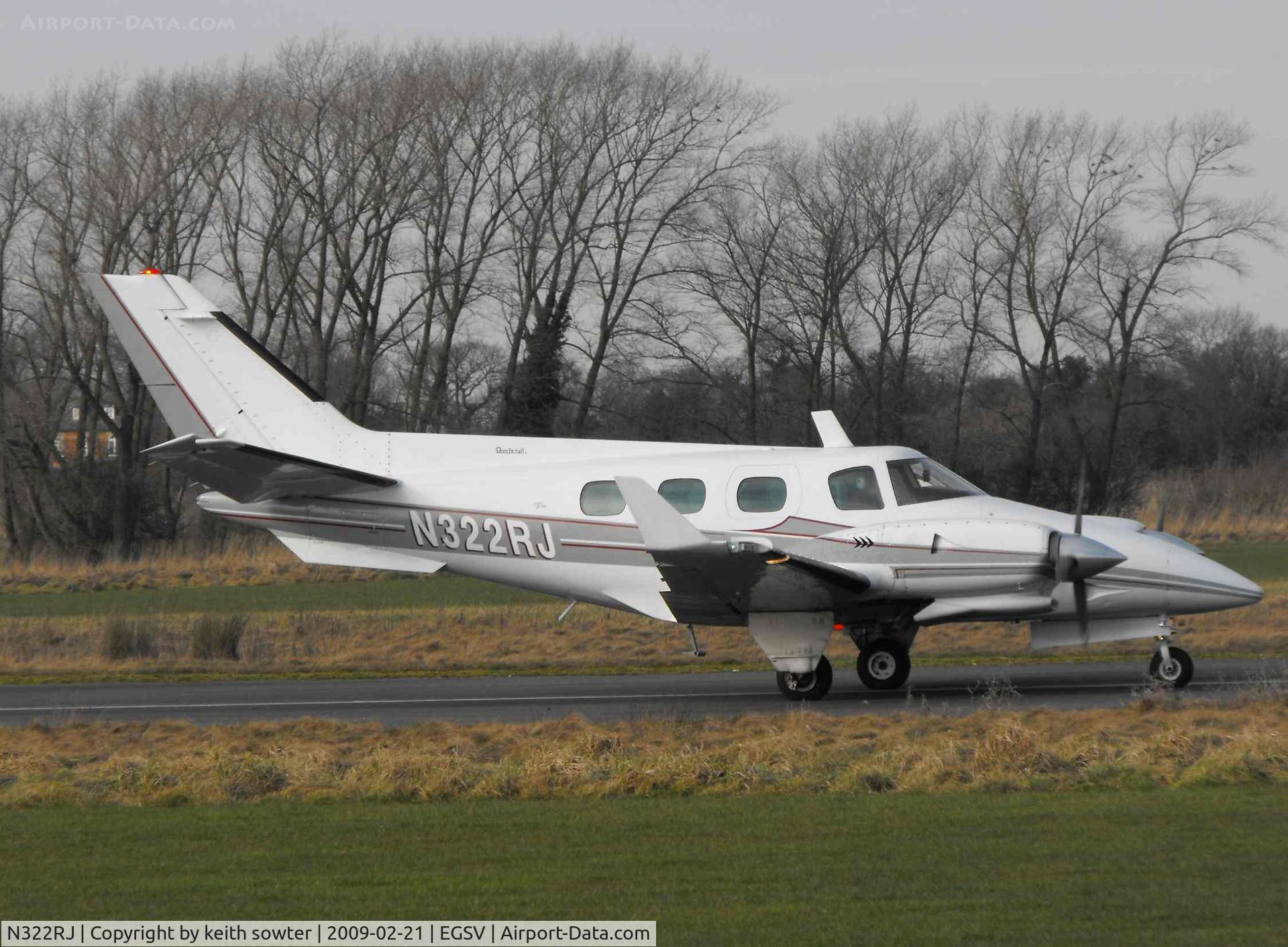 N322RJ, 1974 Beech B-60 Duke C/N P-322, Based aircraft backdracking up the slope