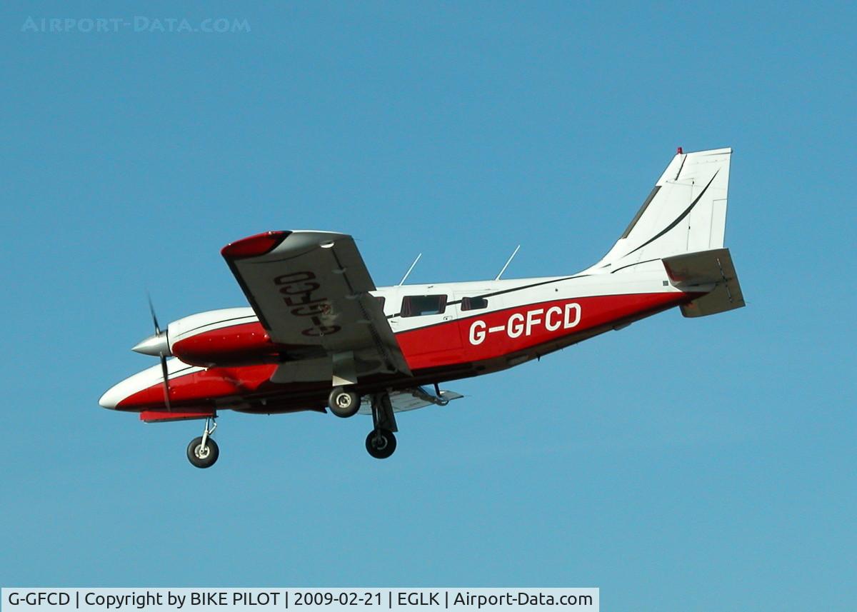 G-GFCD, 1981 Piper PA-34-220T Seneca III C/N 34-8133073, TOUCH AND GO RWY 25