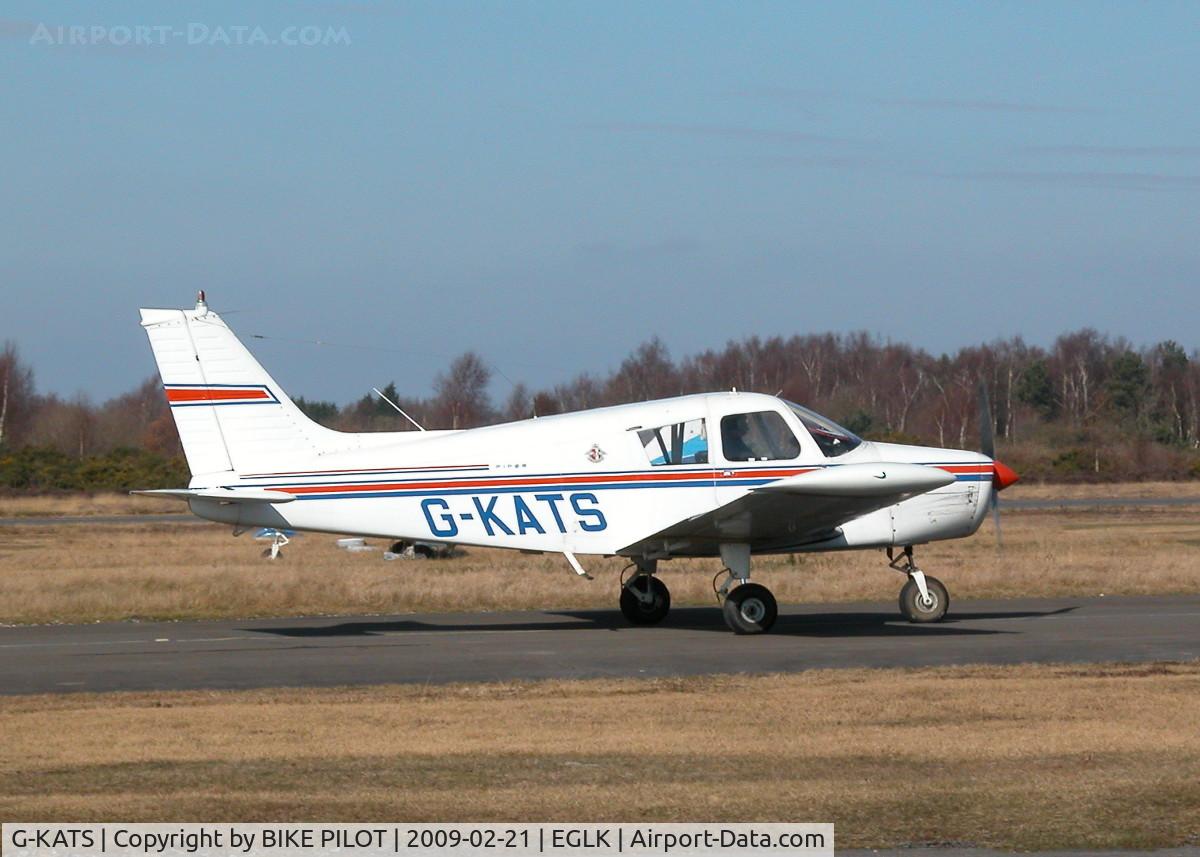 G-KATS, 1972 Piper PA-28-140 Cherokee C/N 28-7325022, TAXYING TOWARDS THE RUN UP POINT