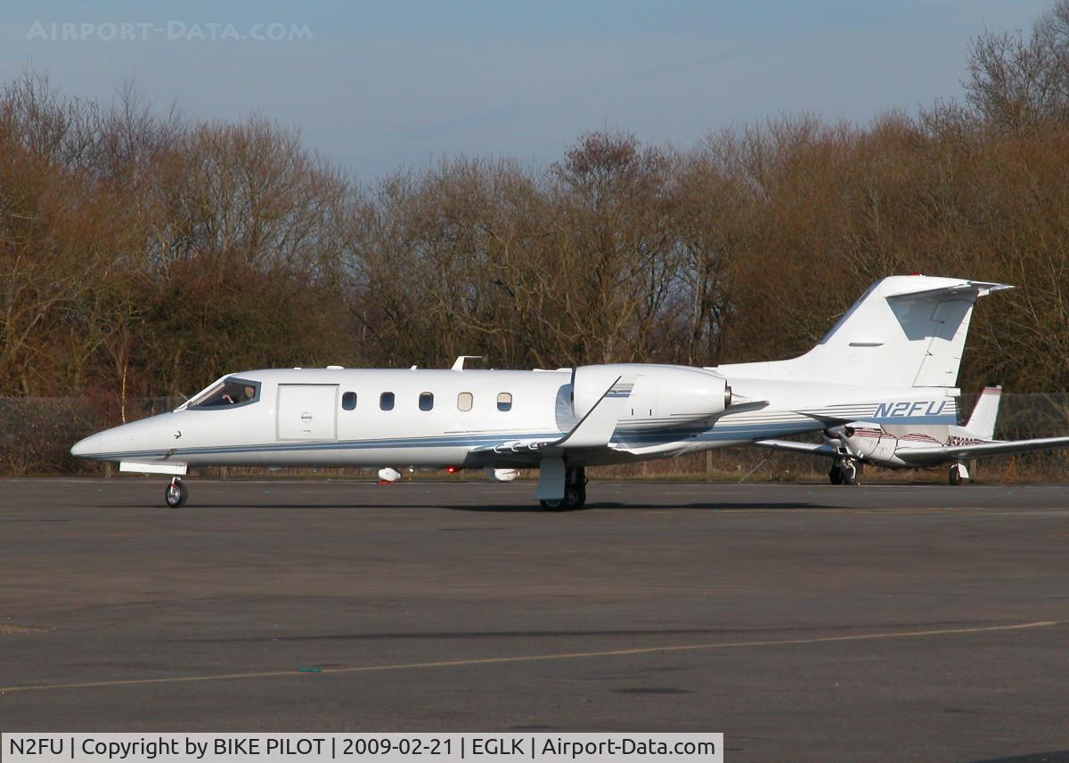 N2FU, 1990 Learjet 31 C/N 027, TAXYING OUT FOR DEPARTURE