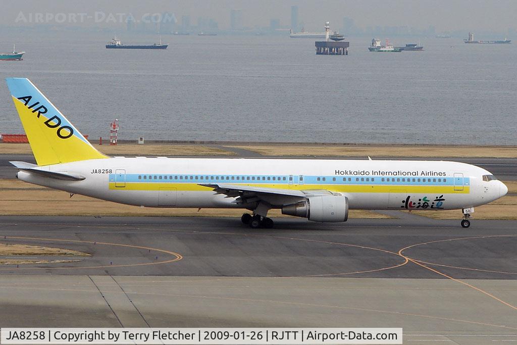 JA8258, 1987 Boeing 767-381 C/N 23758, Air Do B767 at Haneda