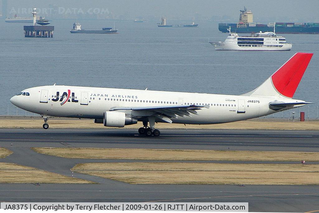 JA8375, 1991 Airbus A300B4-622R C/N 602, JAL A300 lifts off from Haneda