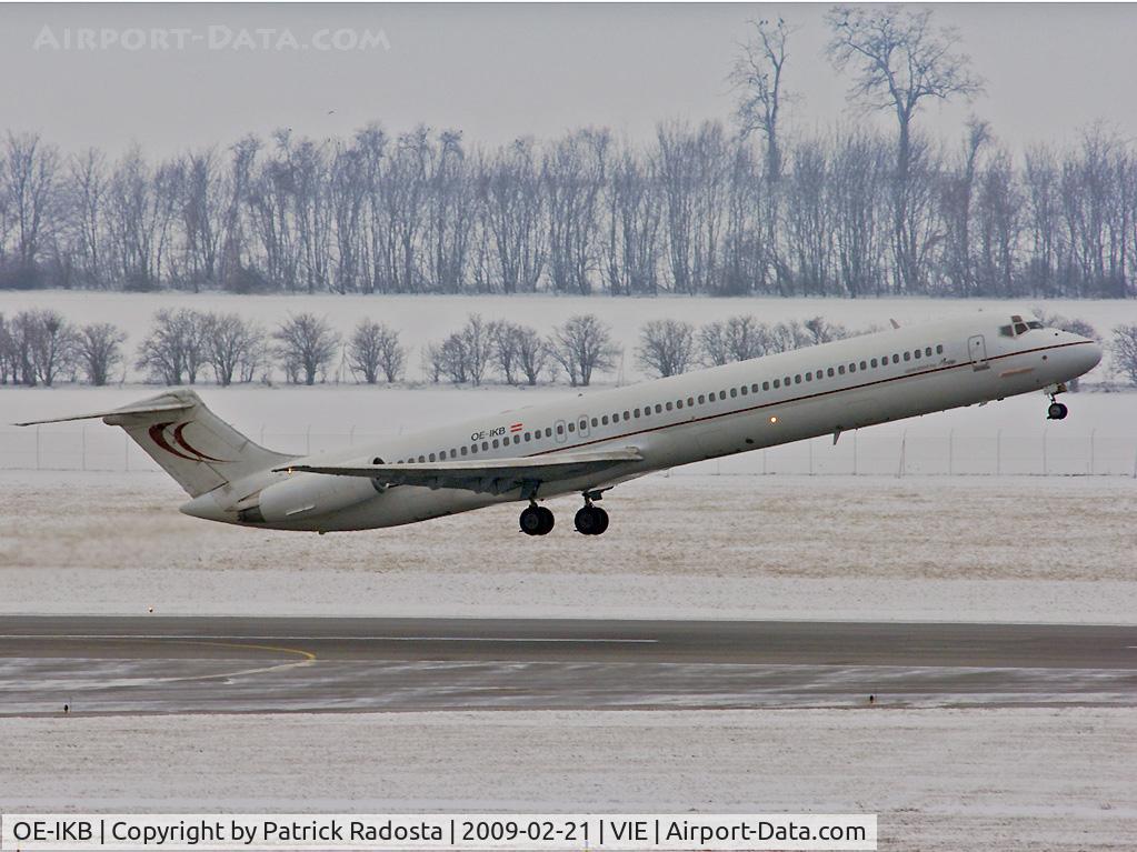 OE-IKB, 1986 McDonnell Douglas MD-83 (DC-9-83) C/N 49448, The last regular MD 80 operator in VIE is MAP-Jet; that plane is taking off for a flight for SkyEurope