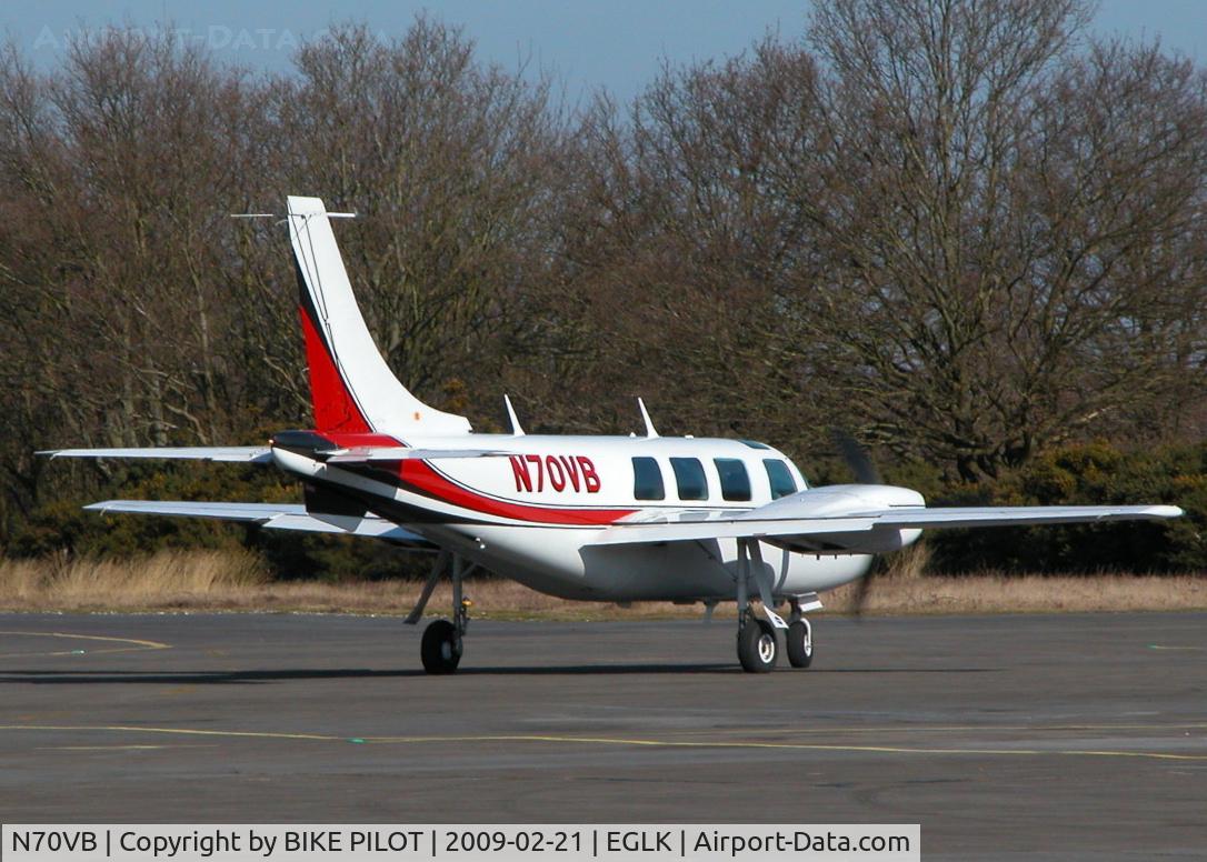 N70VB, 1977 Smith Aerostar 600 C/N 60-0446-150, RESIDENT AEROSTAR TAXYING TO RWY 25