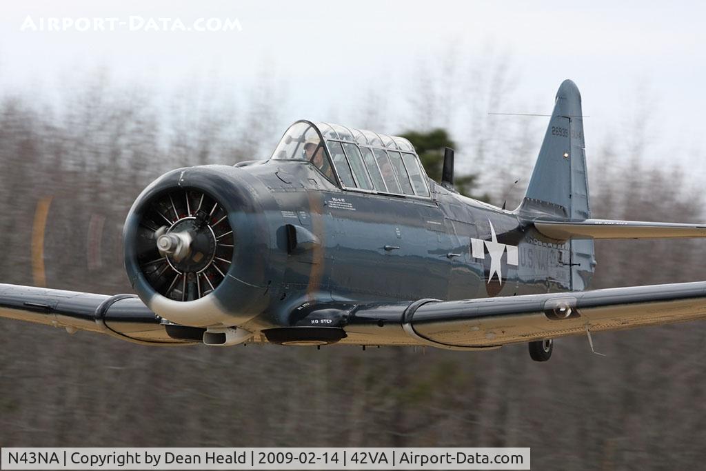 N43NA, 1943 North American SNJ-4 Texan C/N 88-11798, A beautifully restored North American SNJ-4 N43NA departing RWY 11.