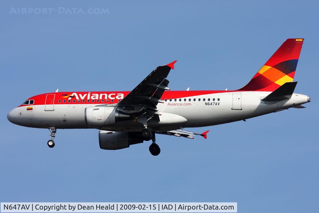 N647AV, 2008 Airbus A319-115 C/N 3647, Avianca N647AV (FLT AVA286) from El Dorado Int'l (SKBO) on short-final to RWY 1R.