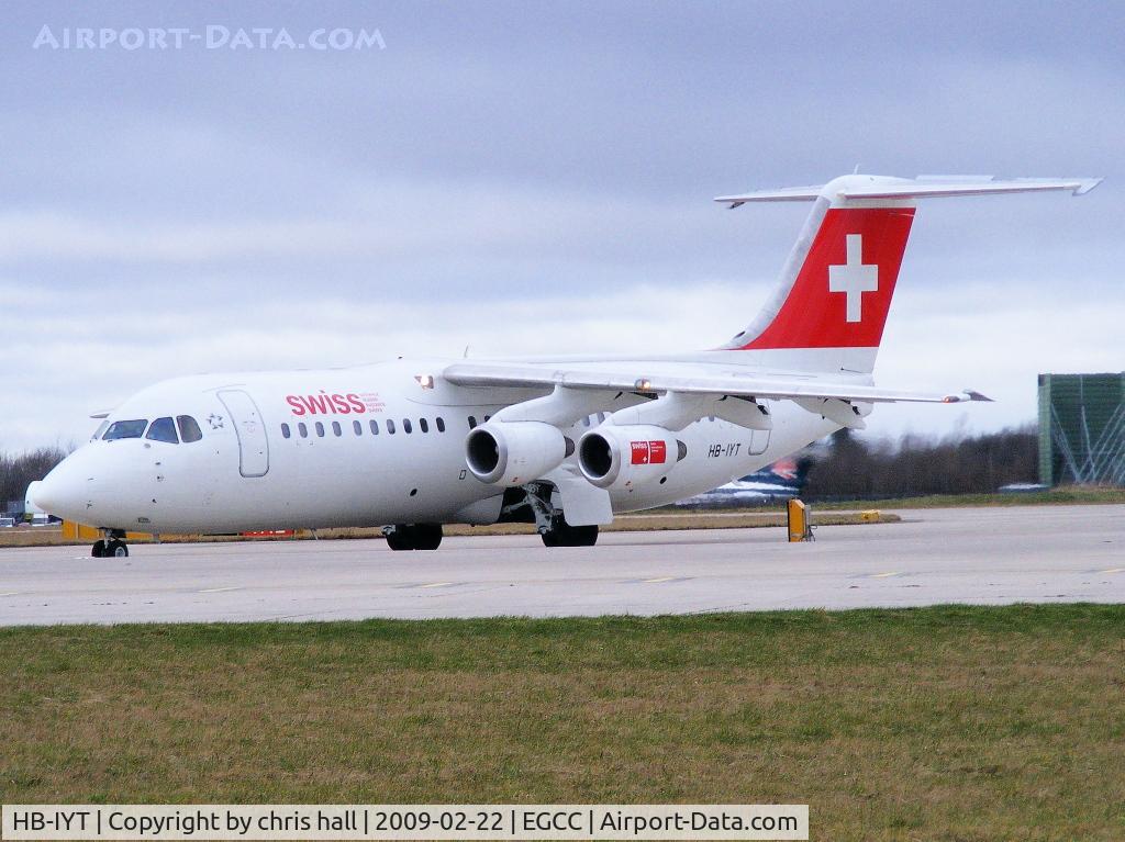 HB-IYT, 2000 British Aerospace Avro 146-RJ100 C/N E3380, Swiss International Air Lines
