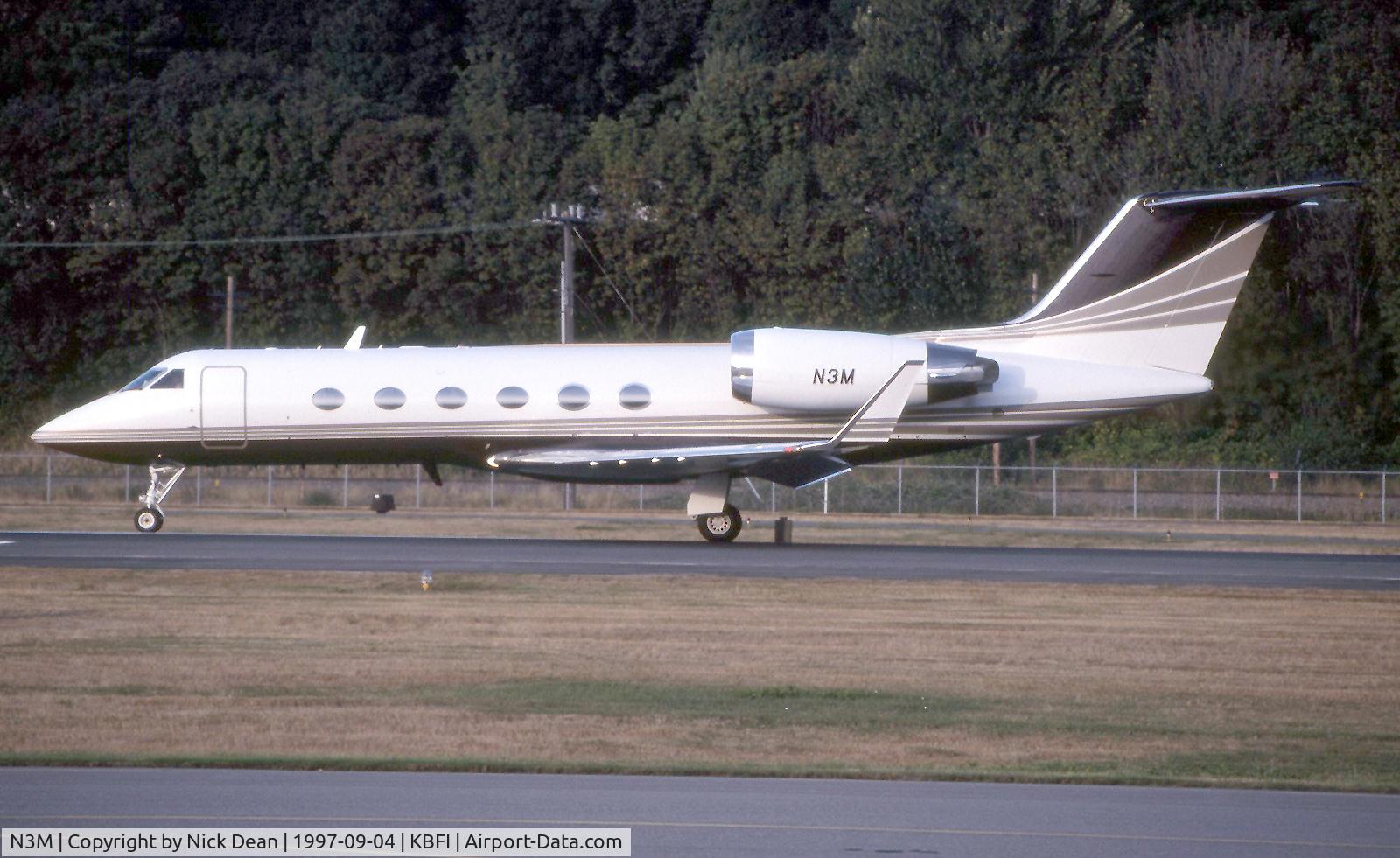 N3M, 2010 Gulfstream Aerospace GV-SP (G550) C/N 5290, KBFI