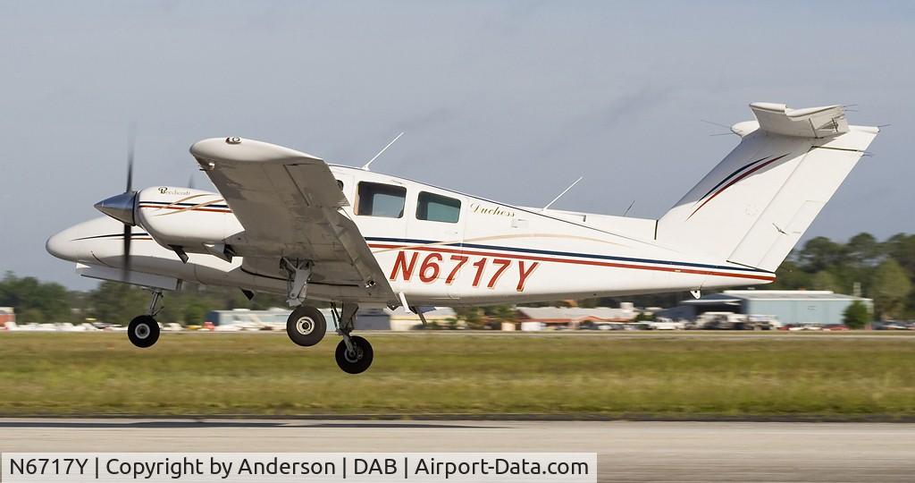 N6717Y, 1980 Beech 76 Duchess C/N ME-331, Departing DAB