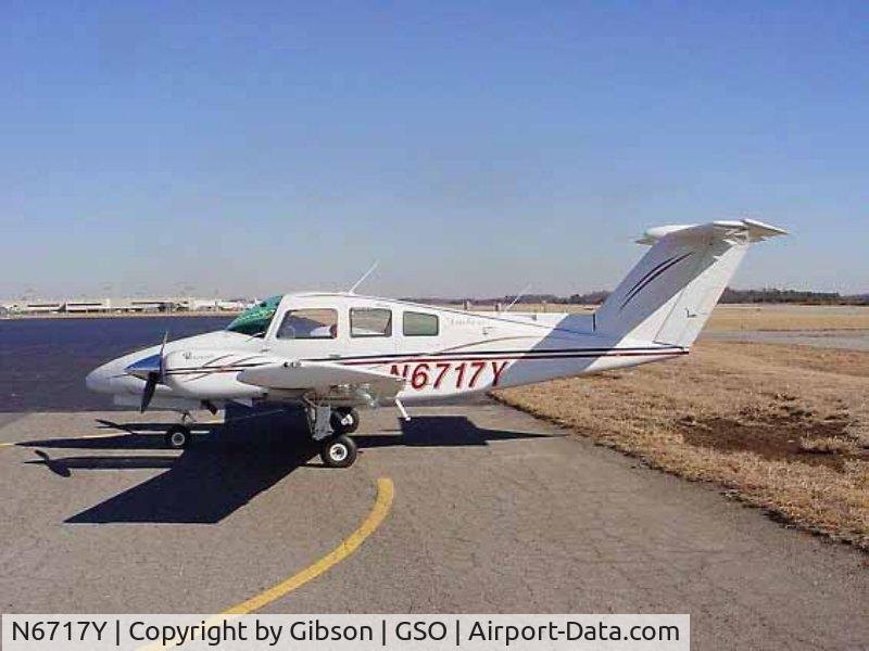 N6717Y, 1980 Beech 76 Duchess C/N ME-331, Tarmac - GSO