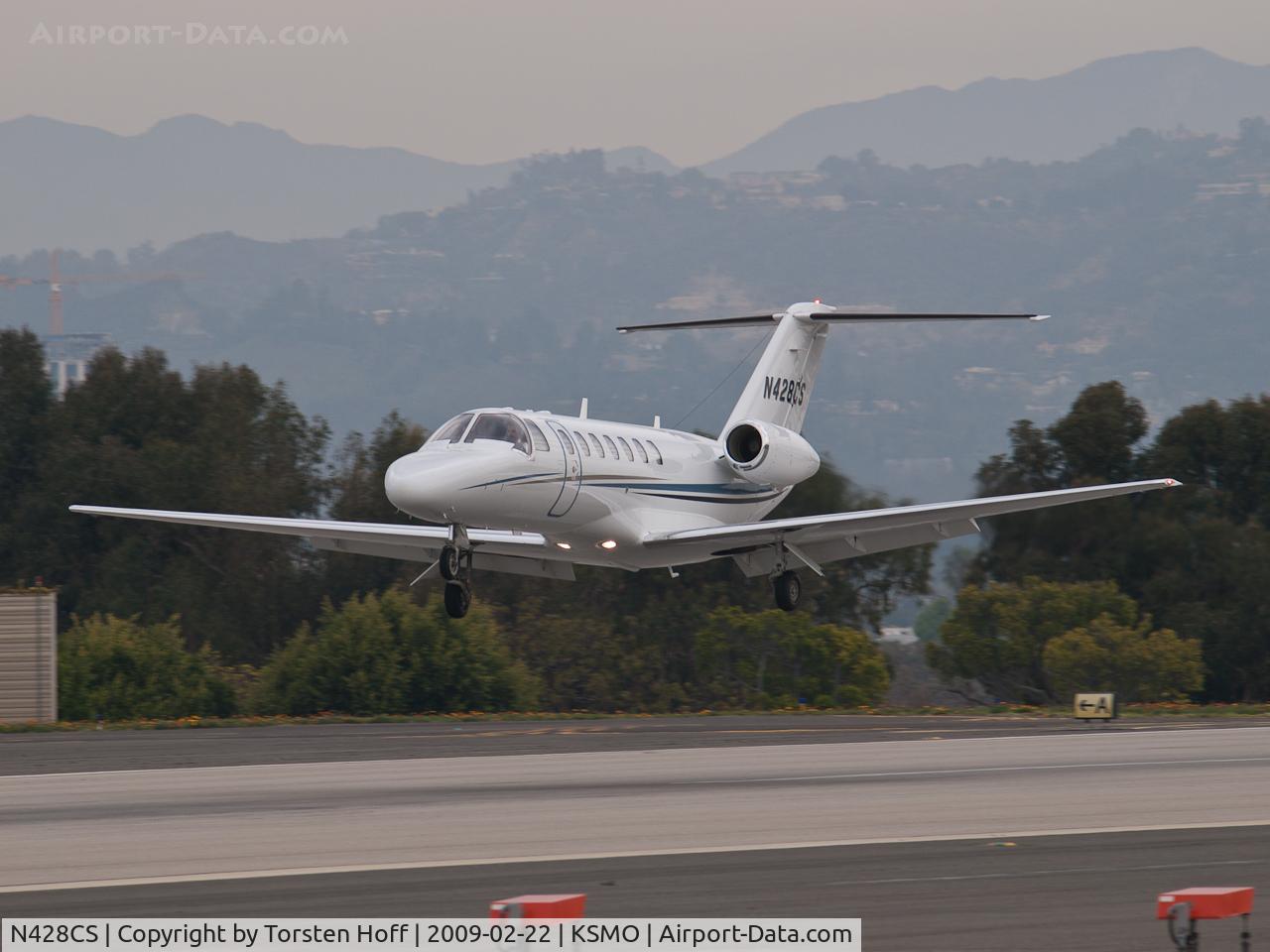 N428CS, 2007 Cessna 525B CitationJet CJ3 C/N 525B0165, N428CS arriving on RWY 21