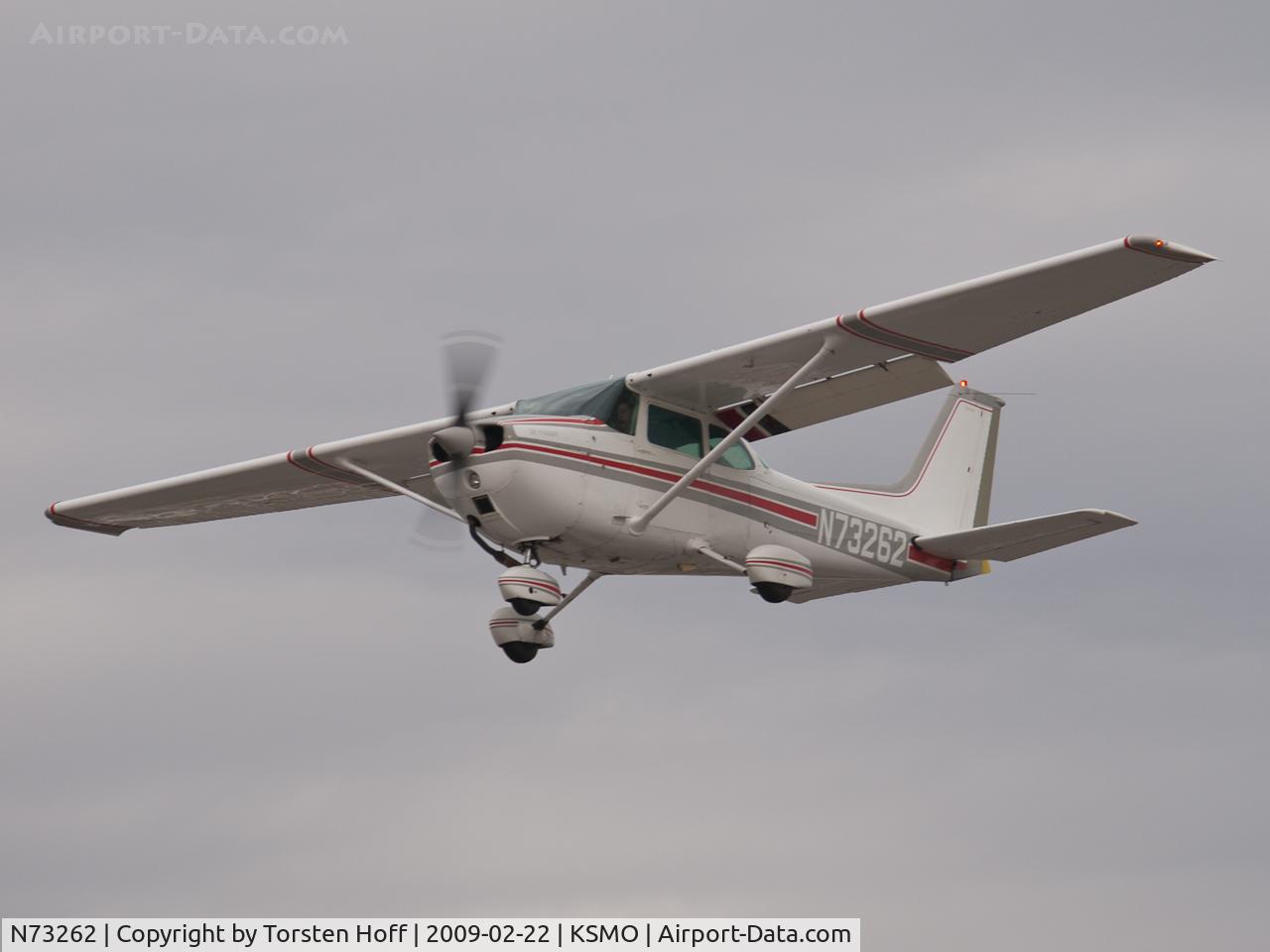 N73262, 1976 Cessna 172M C/N 17267342, N73262 over RWY 21 during an aborted landing
