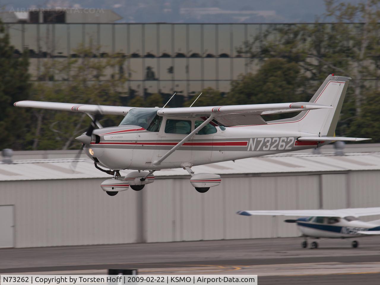 N73262, 1976 Cessna 172M C/N 17267342, N73262 arriving on RWY 21