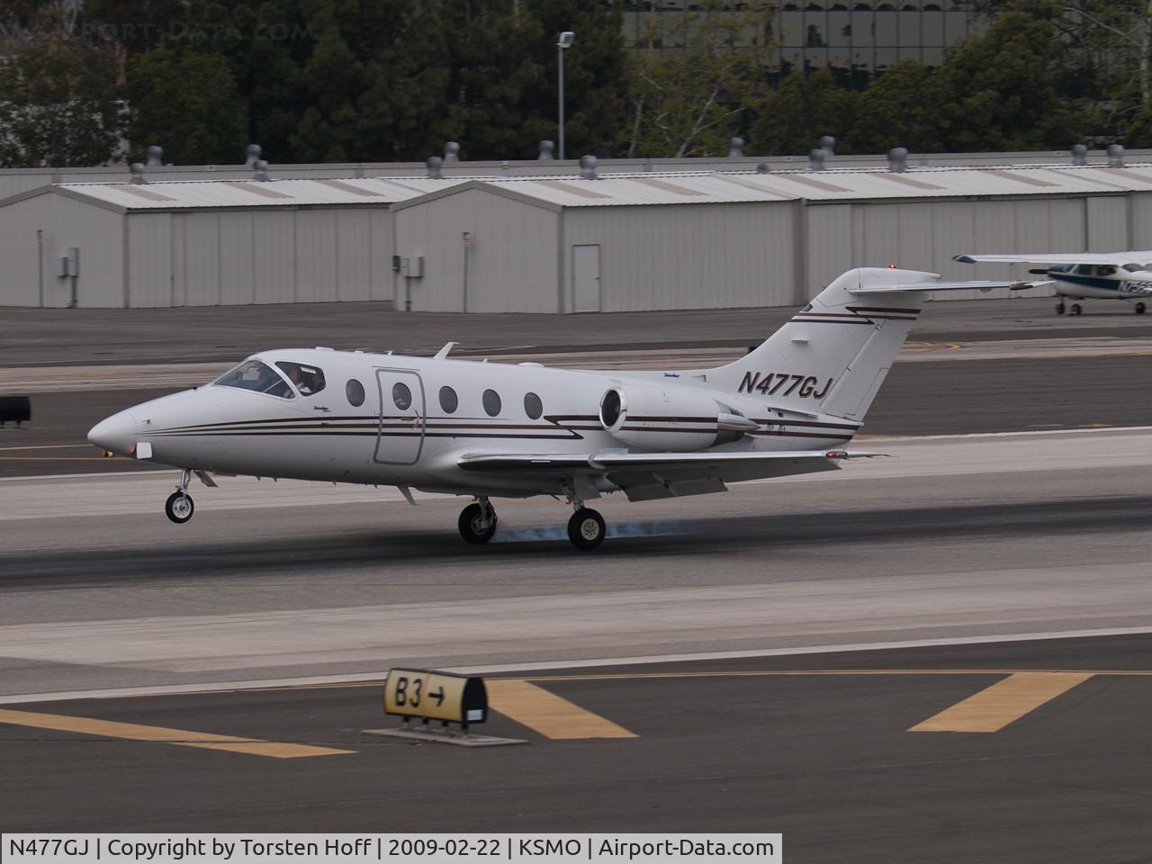 N477GJ, Raytheon Aircraft Company 400A C/N RK-477, N477GJ arriving on RWY 21