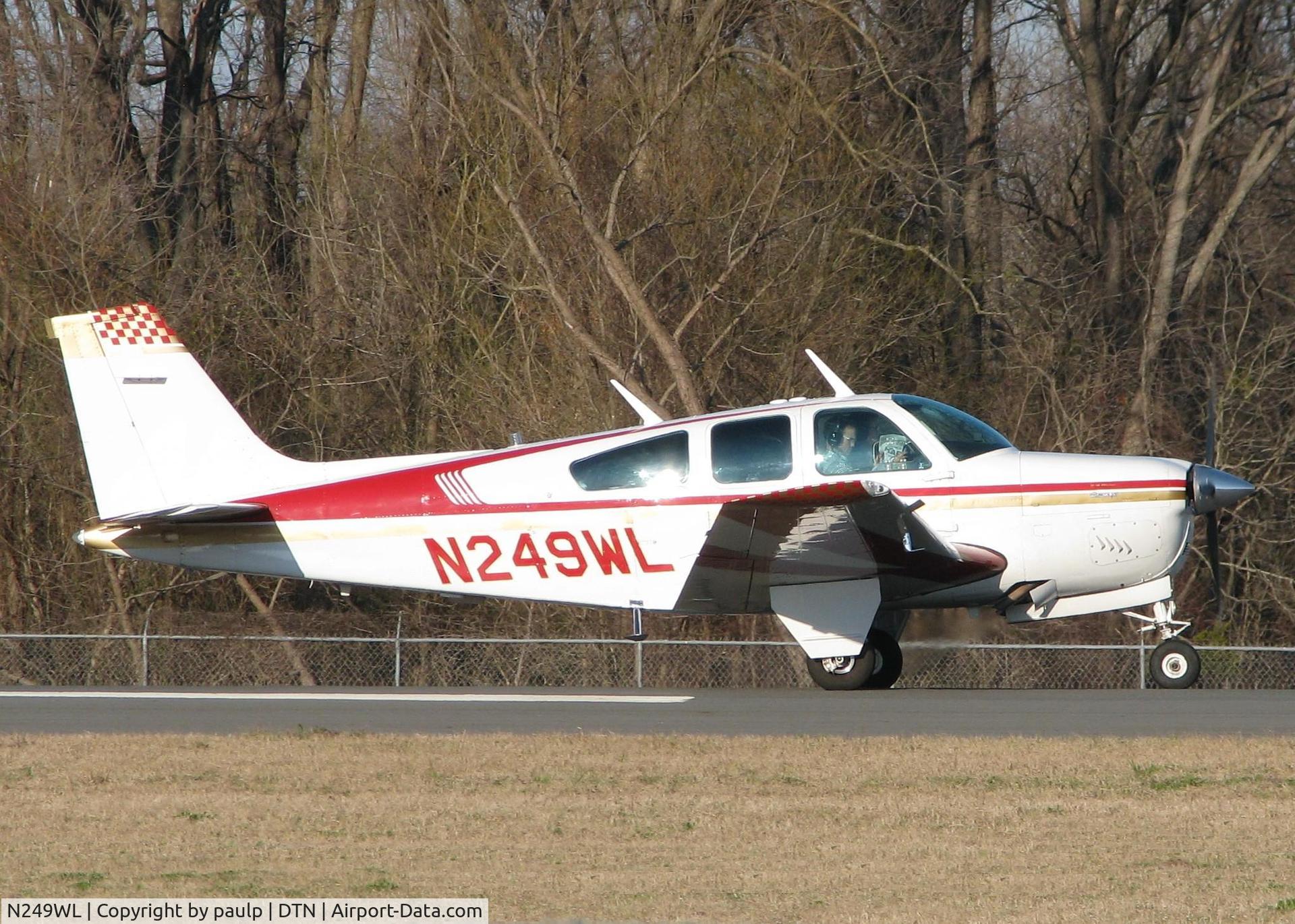 N249WL, 1978 Beech F33C Bonanza C/N CJ-134, Taking off from runway 14 at the Downtown Shreveport airport.