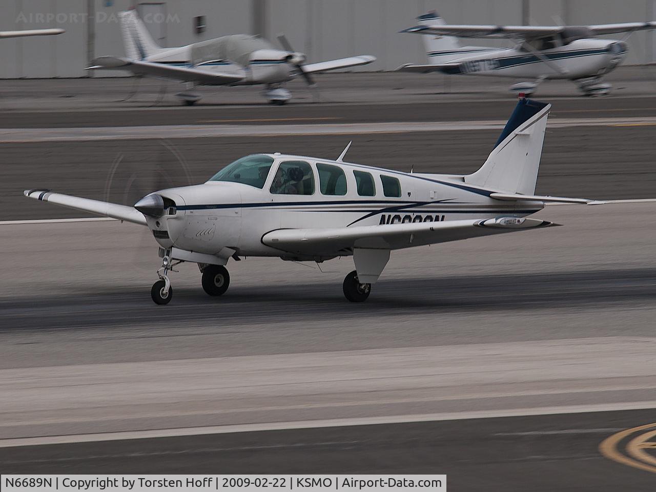 N6689N, 1979 Beech A36 Bonanza 36 C/N E-1622, N6689N departing from RWY 21