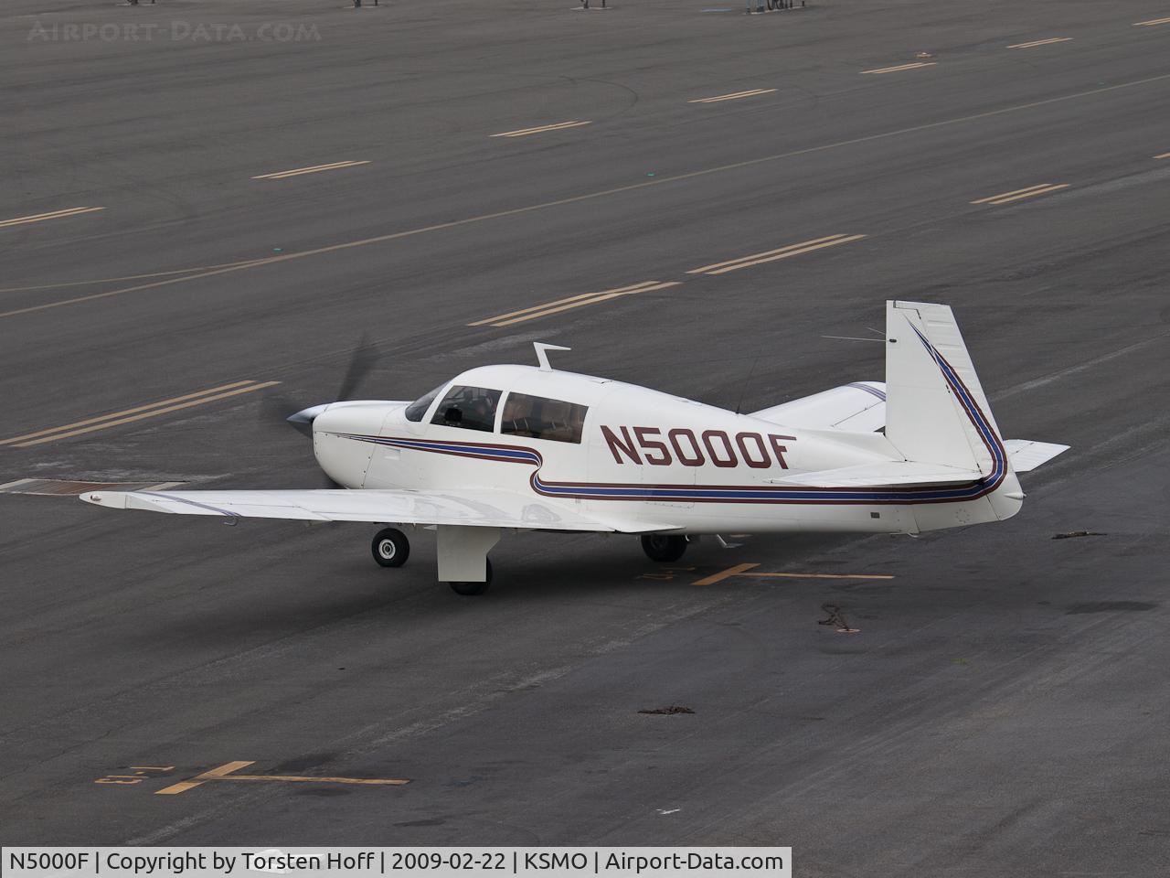 N5000F, 1976 Mooney M20F Executive C/N 22-1363, N5000F about to shut down after parking