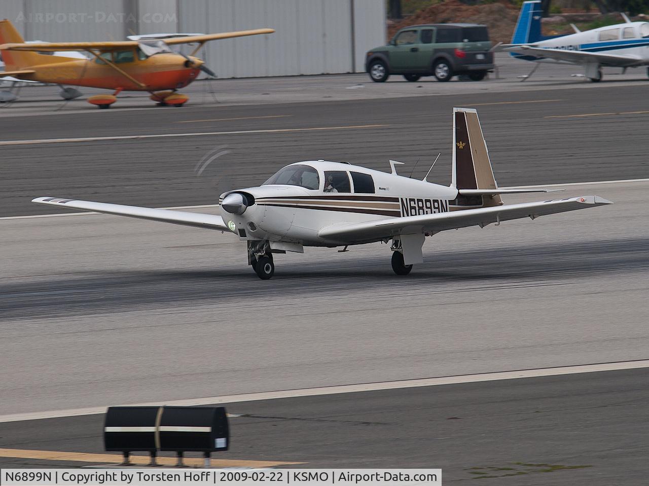 N6899N, 1968 Mooney M20C Ranger C/N 680167, N6899N departing from RWY 21
