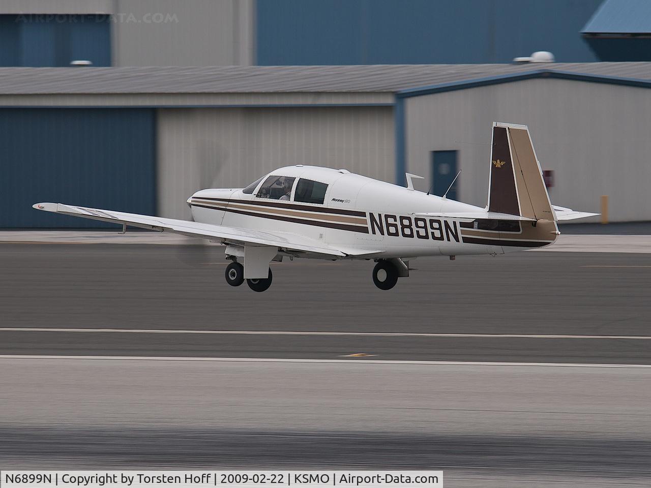 N6899N, 1968 Mooney M20C Ranger C/N 680167, N6899N departing from RWY 21