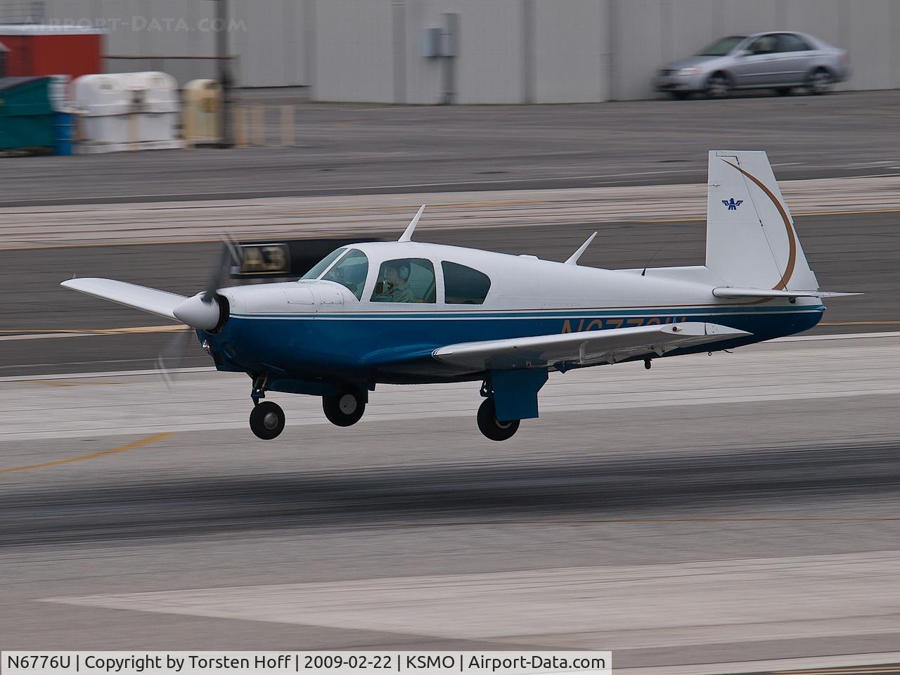 N6776U, 1963 Mooney M20C Ranger C/N 2498, N6776U arriving on RWY 21