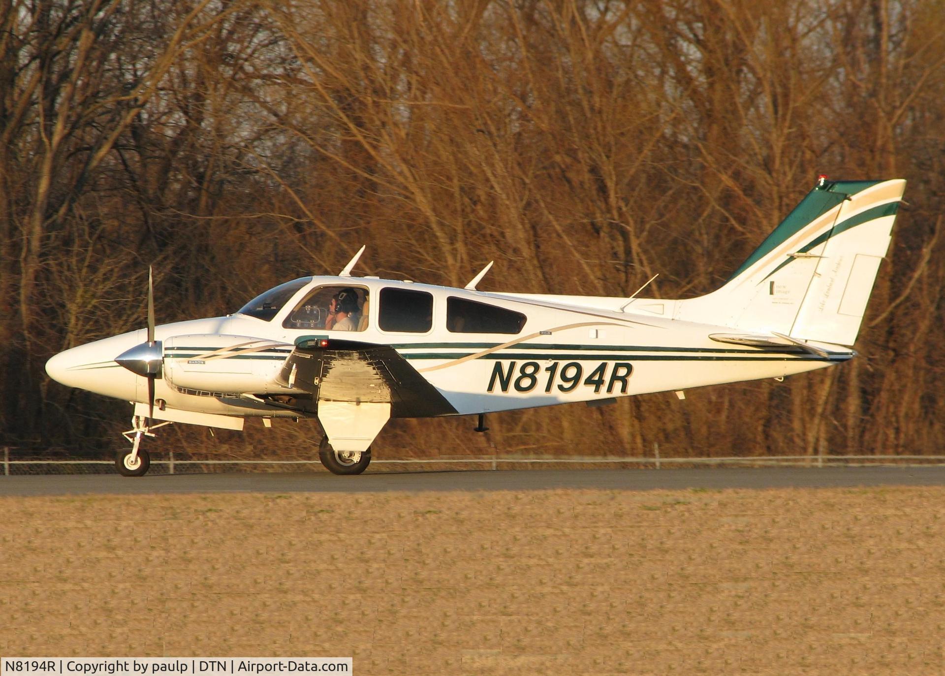 N8194R, 1974 Beech 95-B55 (T42A) Baron C/N TC-1763, Taxiing to the end of runway 14 at the Downtown Shreveport airport.
