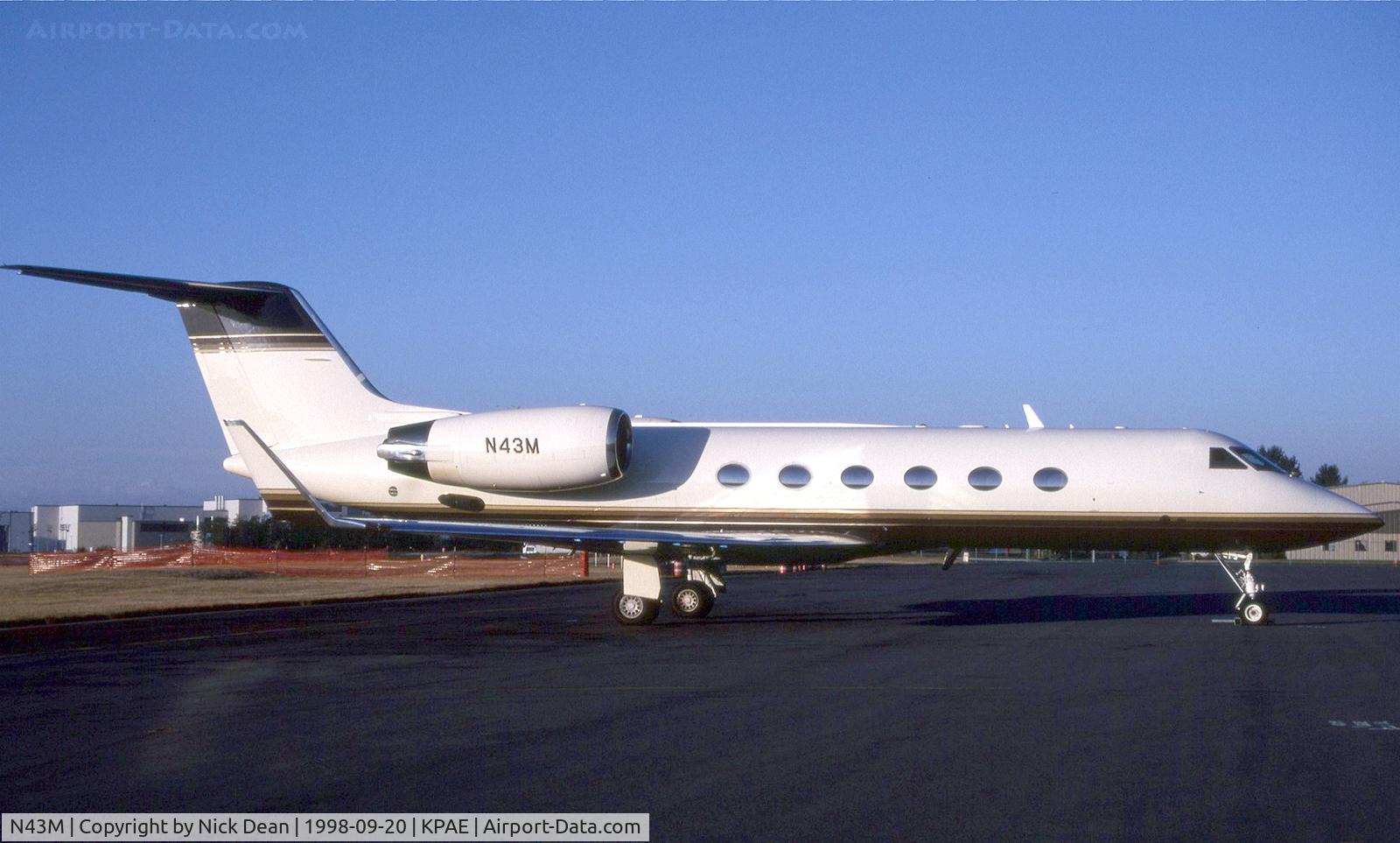 N43M, 1988 Gulfstream Aerospace Gulfstream IV C/N 1057, KPAE