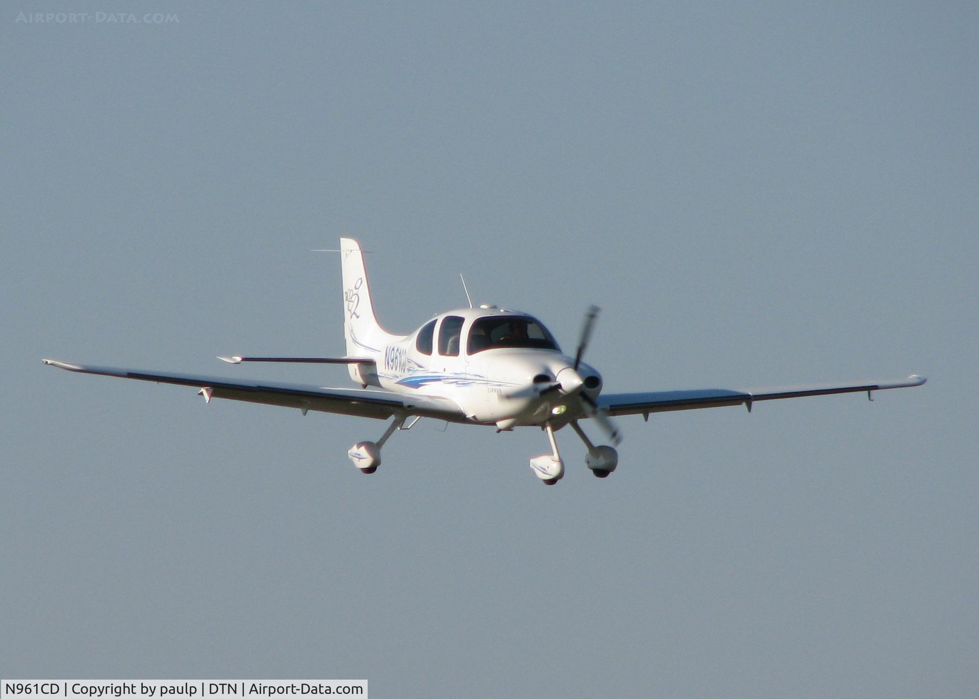 N961CD, 2006 Cirrus SR22 G2 C/N 1824, Landing at Downtown Shreveport.