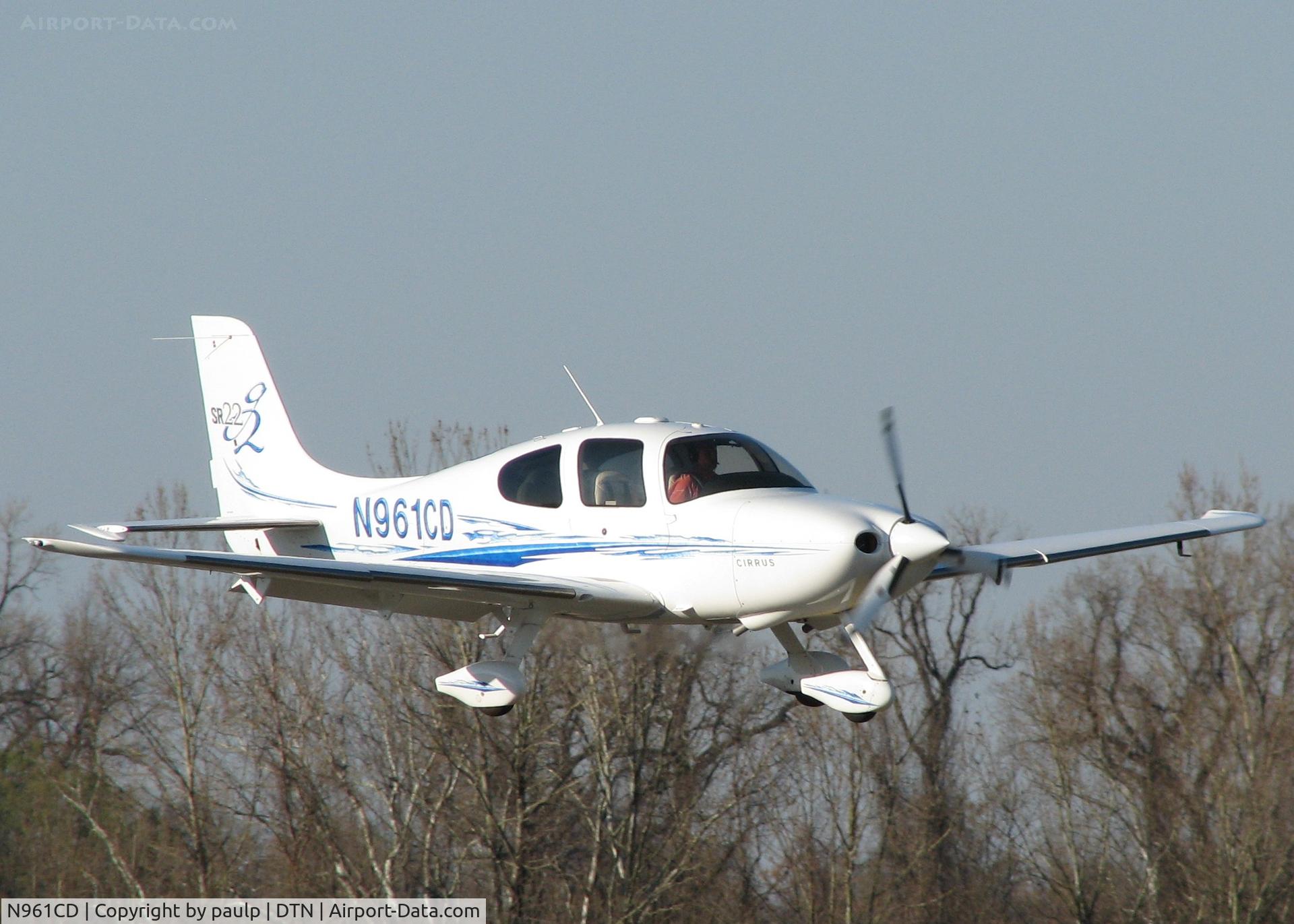 N961CD, 2006 Cirrus SR22 G2 C/N 1824, About to touch down on runway 14 at Downtown Shreveport.