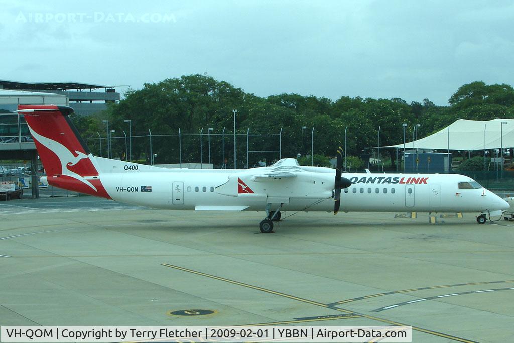 VH-QOM, 2008 De Havilland Canada DHC-8-402Q Dash 8 C/N 4217, Qantaslink Dash8 at Brisbane