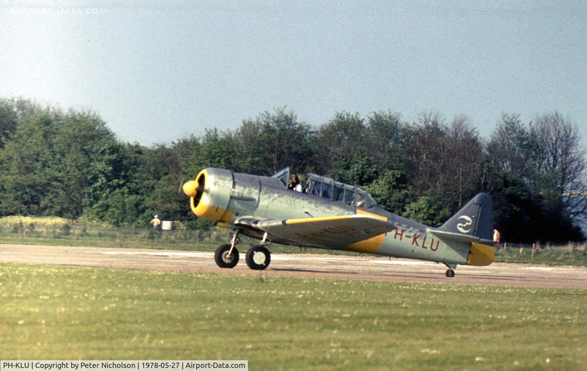 PH-KLU, Noorduyn AT-16 Harvard IIB C/N 14A-1184, This Harvard (42-12885) ex B-59 of the Royal Netherlands AF and flown by the Dutch Historic Aircraft Company was one of many which attended the 1978 Bassingbourn Air Show.