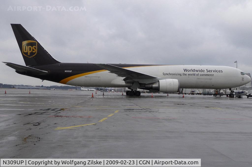 N309UP, 1996 Boeing 767-34AF C/N 27740, visitor