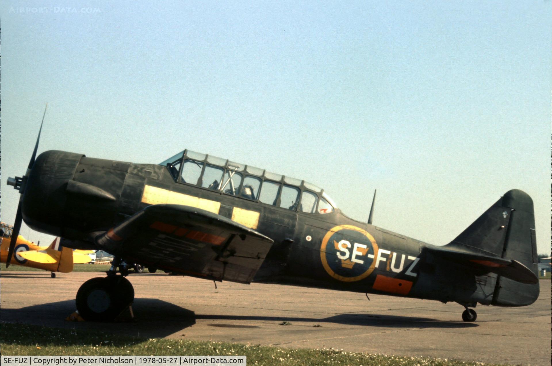 SE-FUZ, 1943 Noorduyn AT-16 Harvard II C/N 14-526, Another Harvard (42-12279) ex Swedish AF 16144 at the 1978 Bassingbourn Air Show.