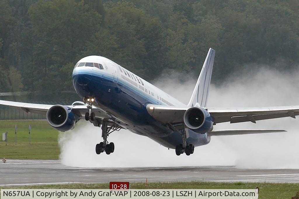 N657UA, 1993 Boeing 767-322 C/N 27112, United Airlines 767-300