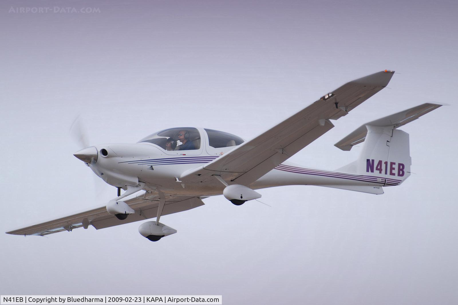 N41EB, 2004 Diamond DA-40 Diamond Star C/N 40.445, On final approach to 17L.