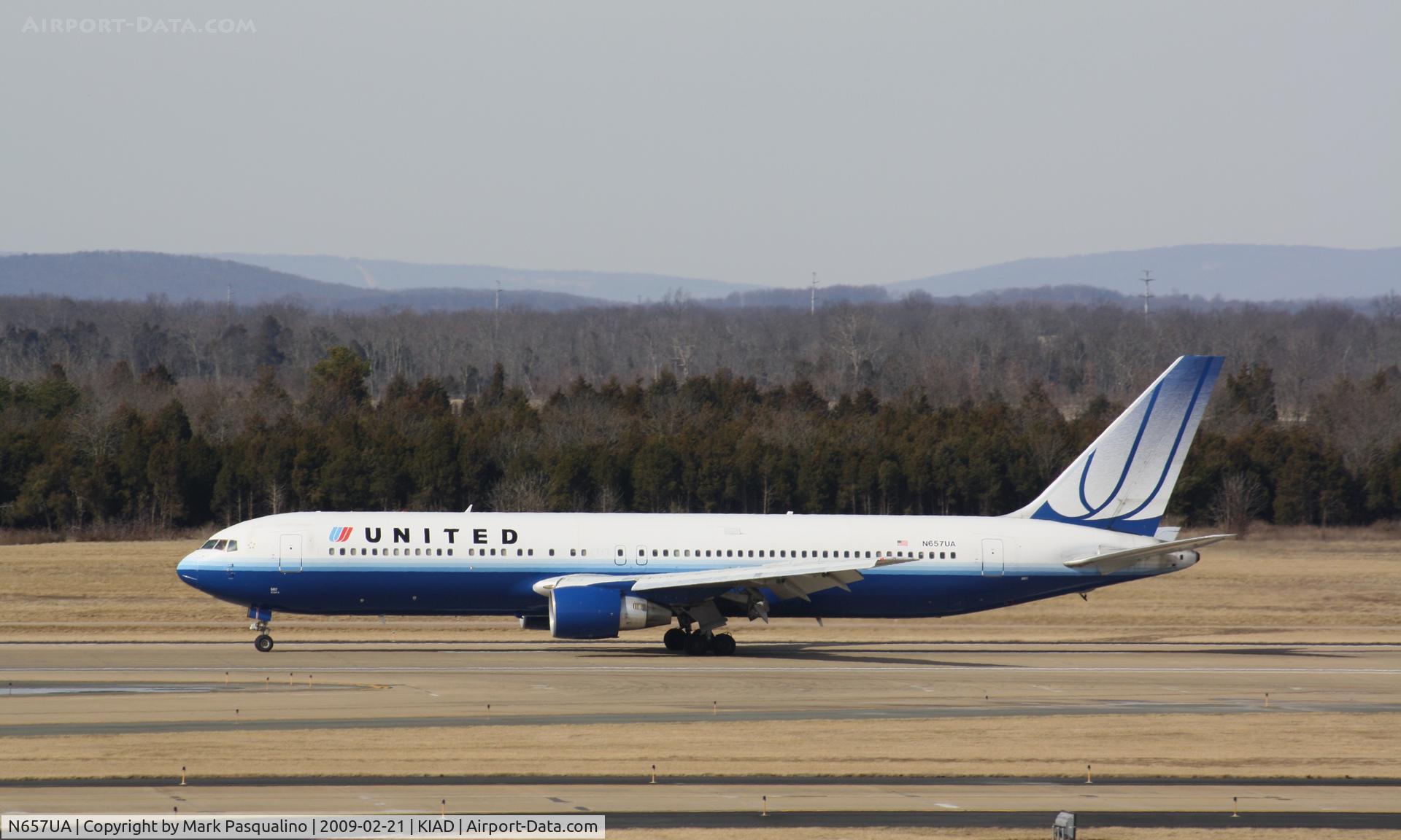 N657UA, 1993 Boeing 767-322 C/N 27112, Boeing 767-300